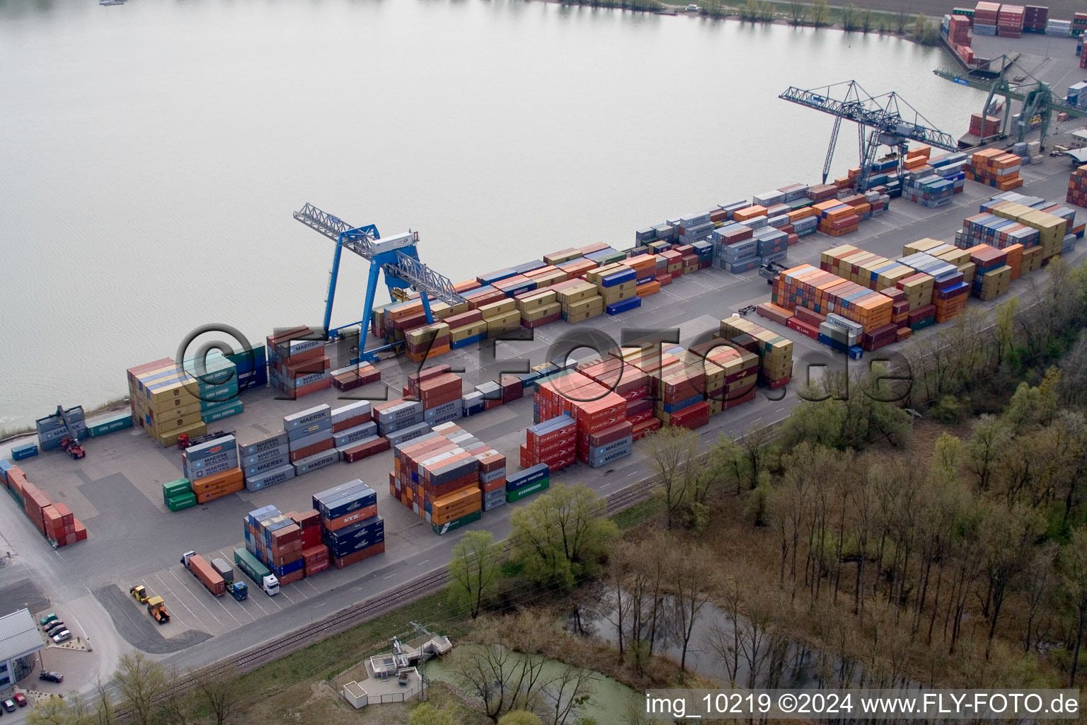 Photographie aérienne de Zone industrielle d'Oberwald Rheinhafen à Wörth am Rhein dans le département Rhénanie-Palatinat, Allemagne