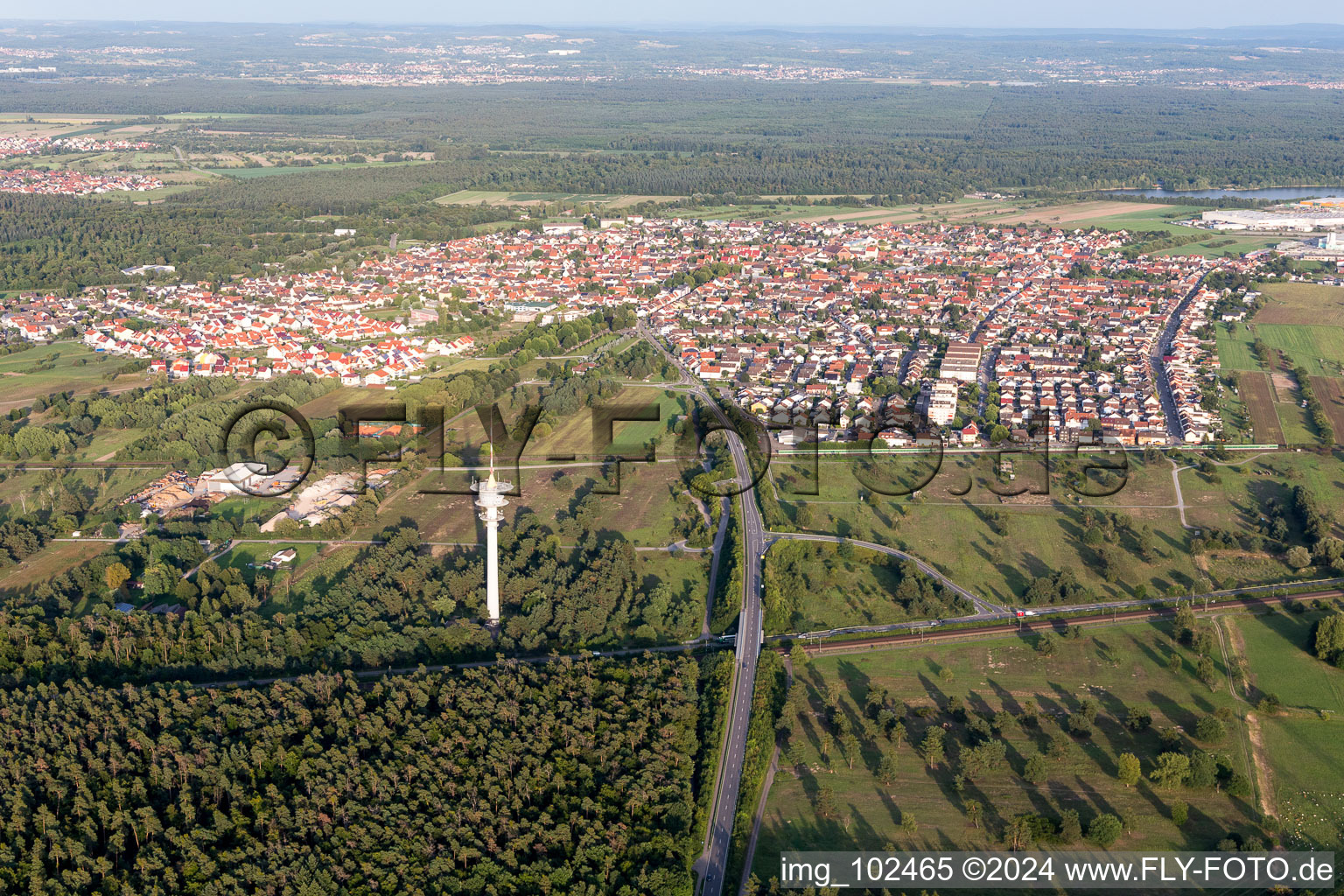 Philippsburg dans le département Bade-Wurtemberg, Allemagne du point de vue du drone