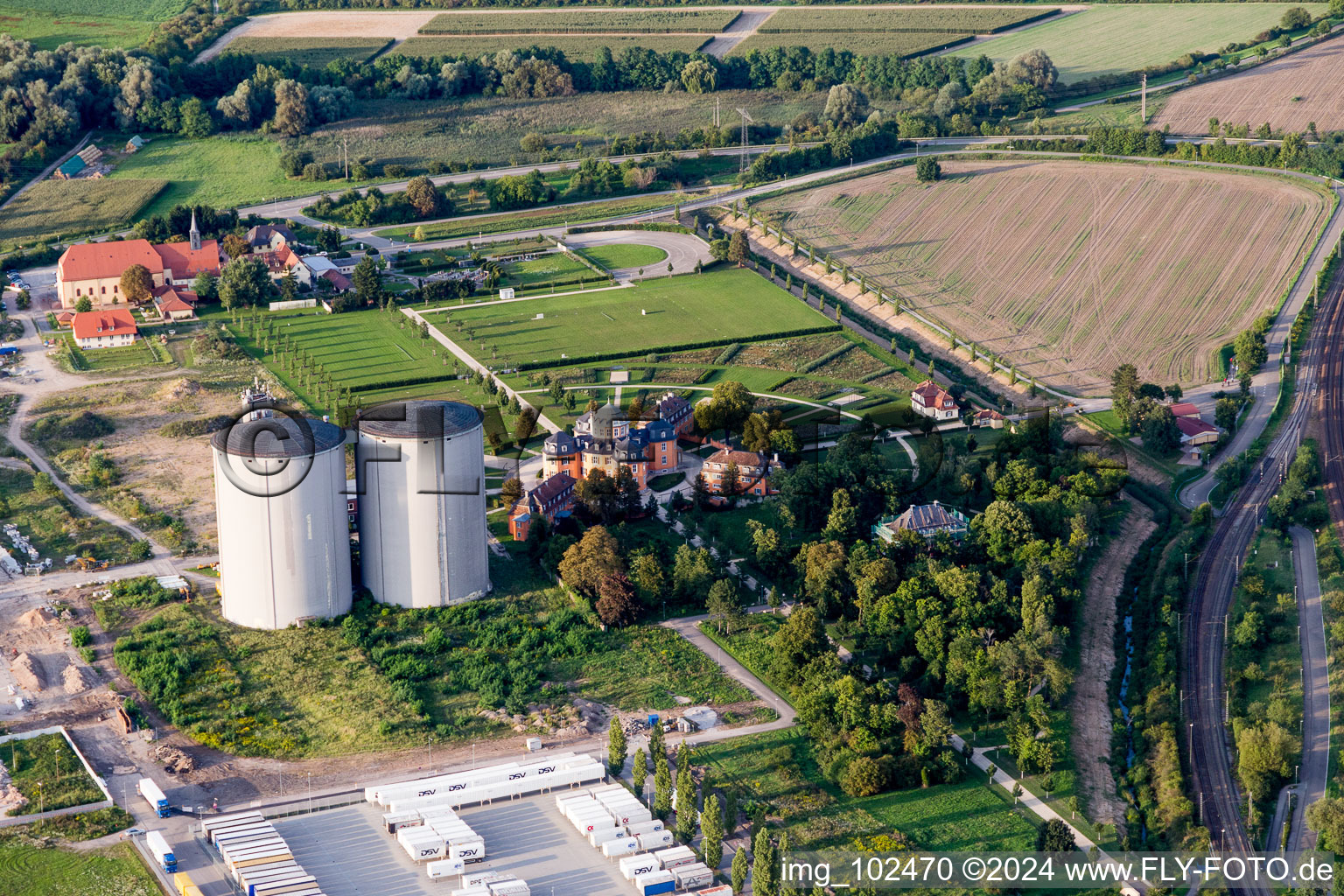 Vue d'oiseau de Waghäusel dans le département Bade-Wurtemberg, Allemagne