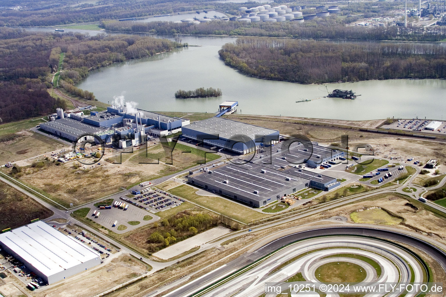 Wörth am Rhein dans le département Rhénanie-Palatinat, Allemagne vue d'en haut