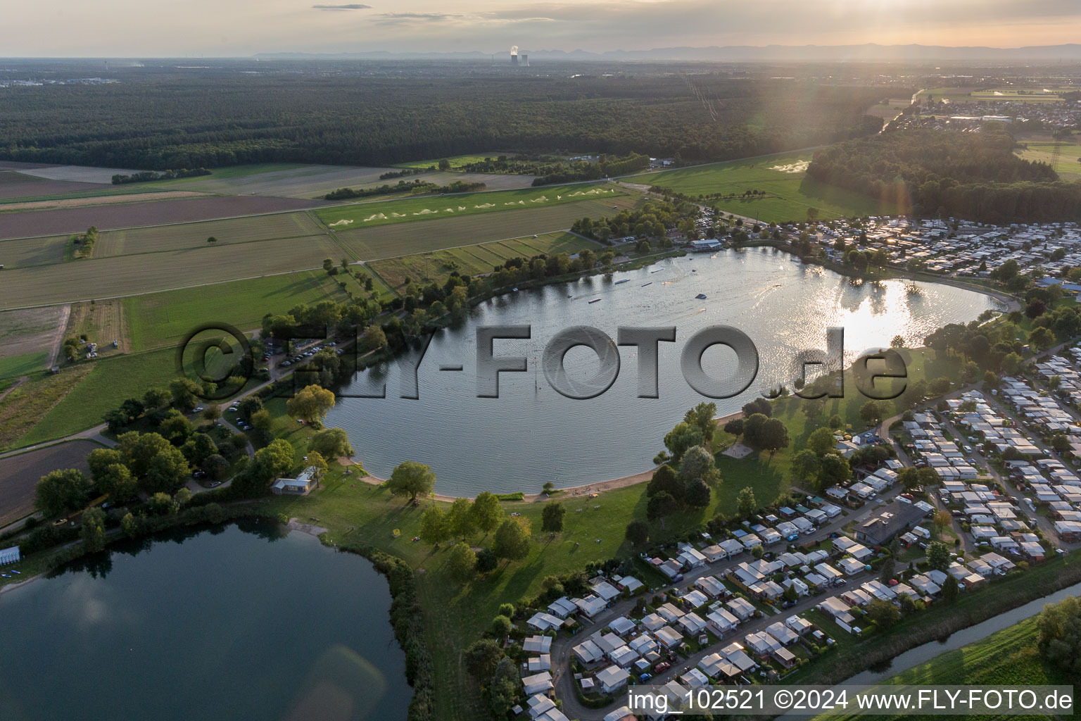 St. Leoner See, installation de ski nautique à le quartier Sankt Leon in St. Leon-Rot dans le département Bade-Wurtemberg, Allemagne depuis l'avion