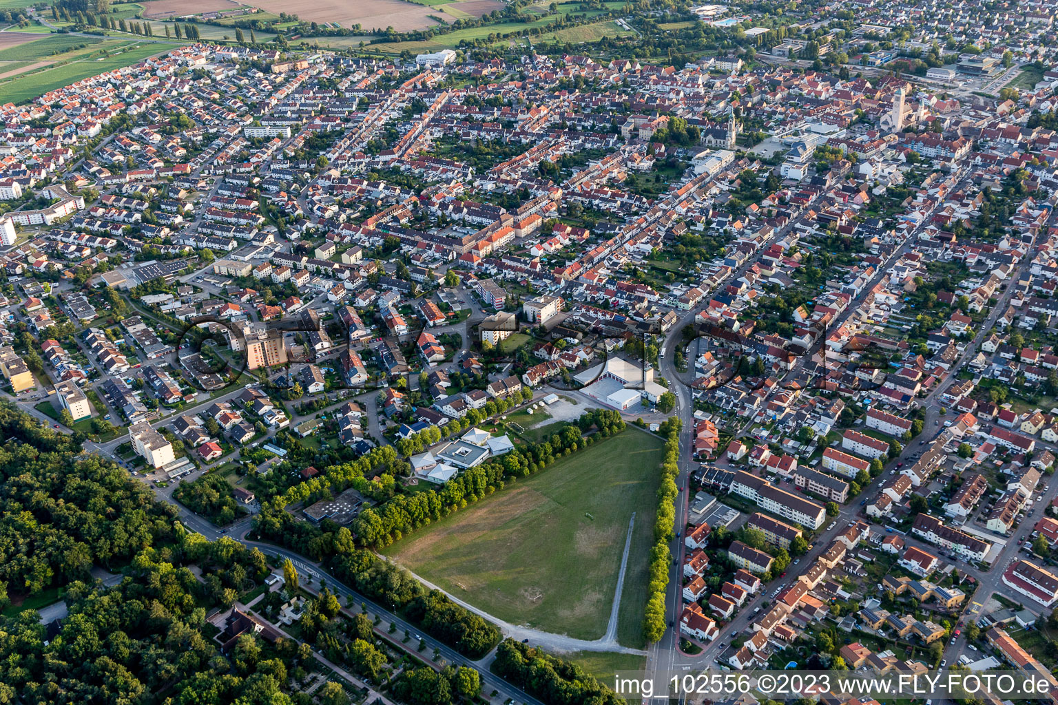 Vue aérienne de Hockenheim dans le département Bade-Wurtemberg, Allemagne