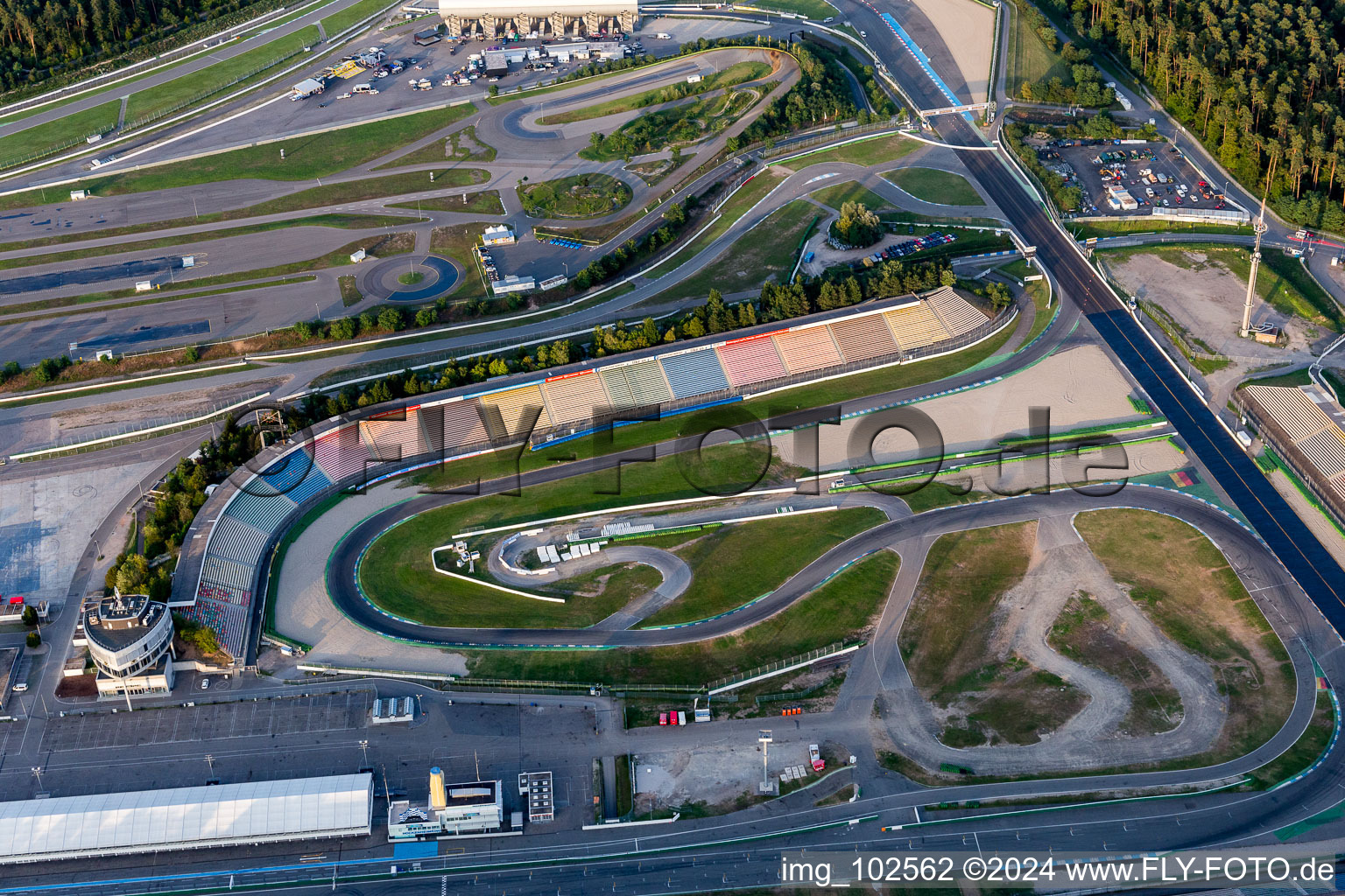 Hockenheim dans le département Bade-Wurtemberg, Allemagne depuis l'avion