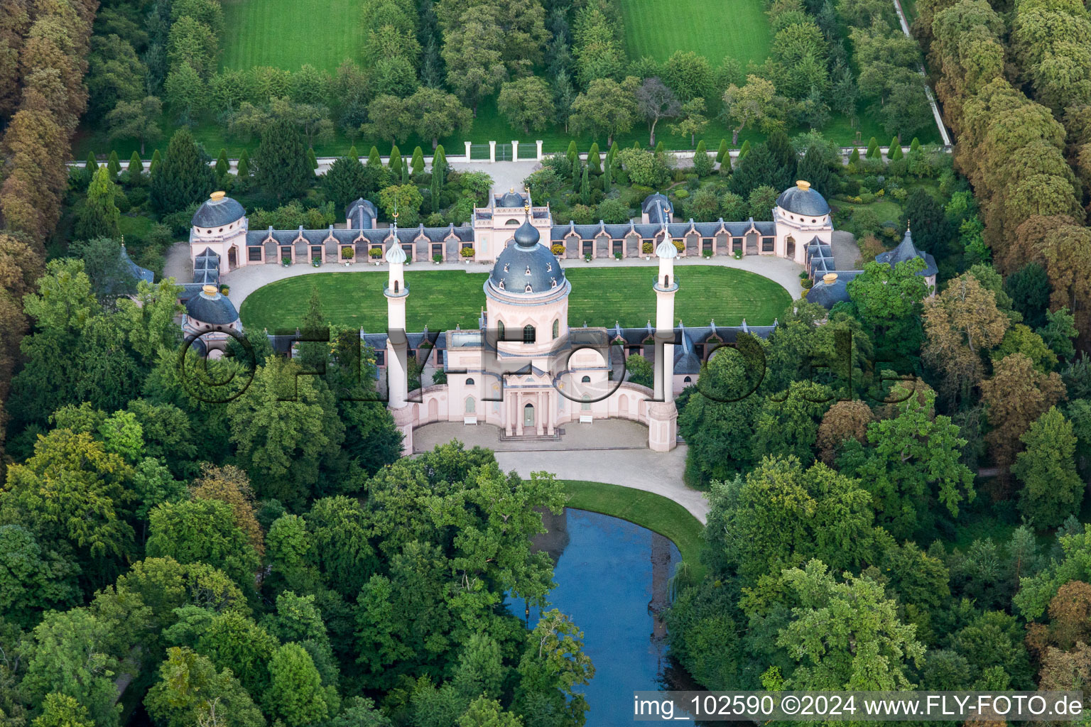 Vue d'oiseau de Schwetzingen dans le département Bade-Wurtemberg, Allemagne