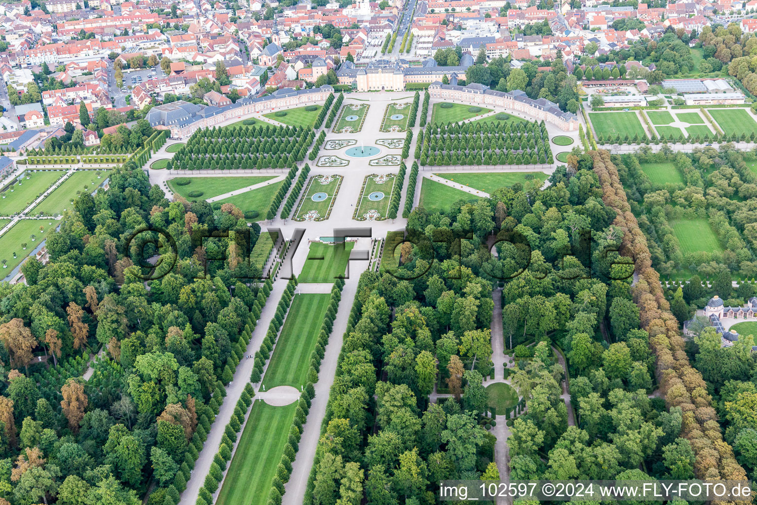 Vue aérienne de Schwetzingen dans le département Bade-Wurtemberg, Allemagne