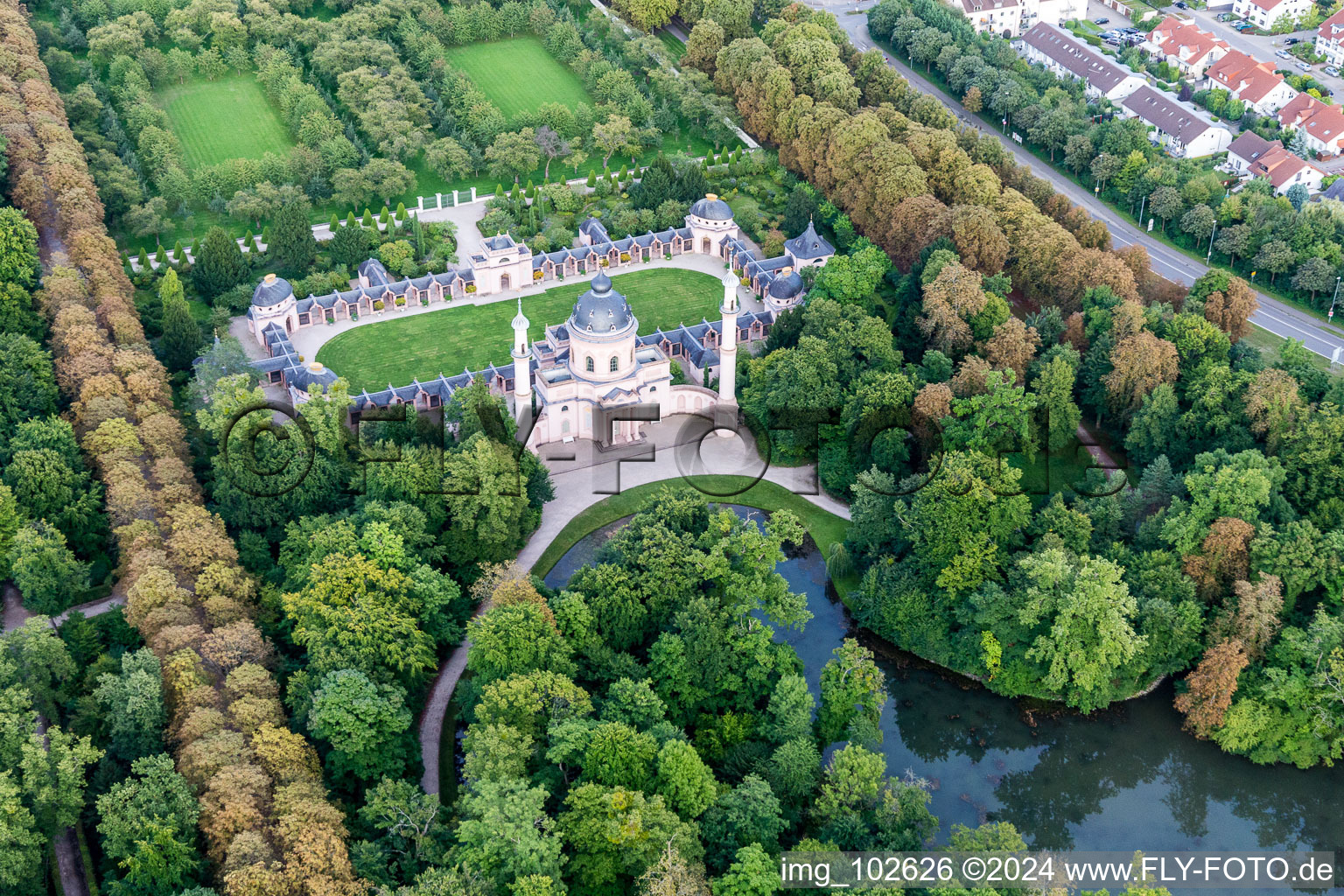 Vue d'oiseau de Schwetzingen dans le département Bade-Wurtemberg, Allemagne