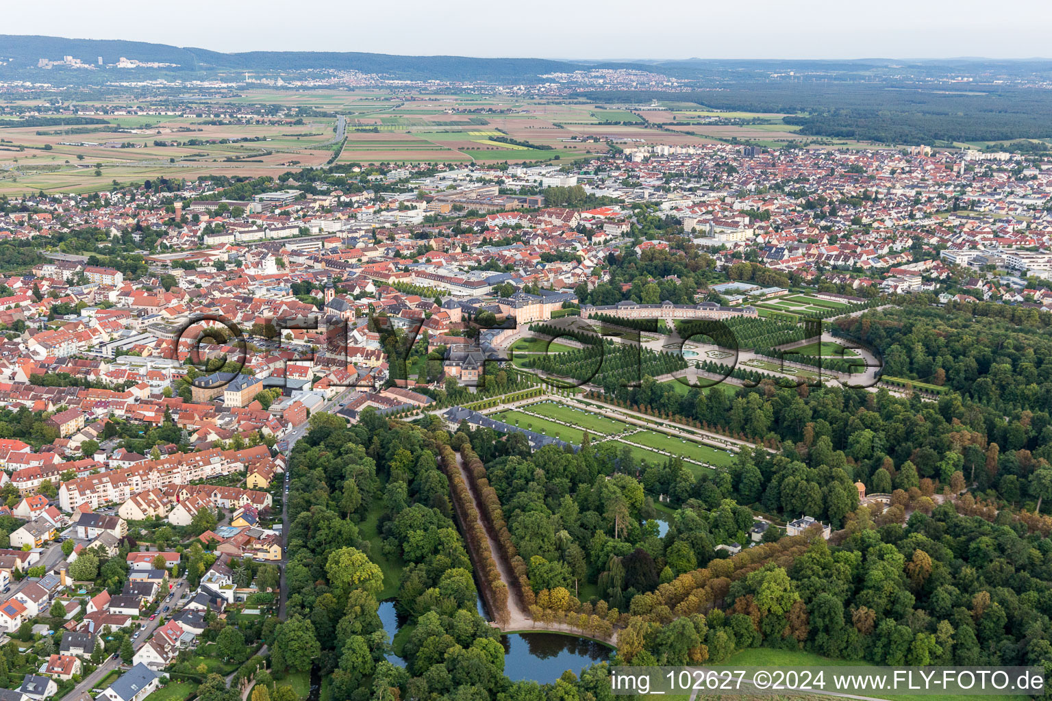 Vue aérienne de Parc du château à Schwetzingen dans le département Bade-Wurtemberg, Allemagne