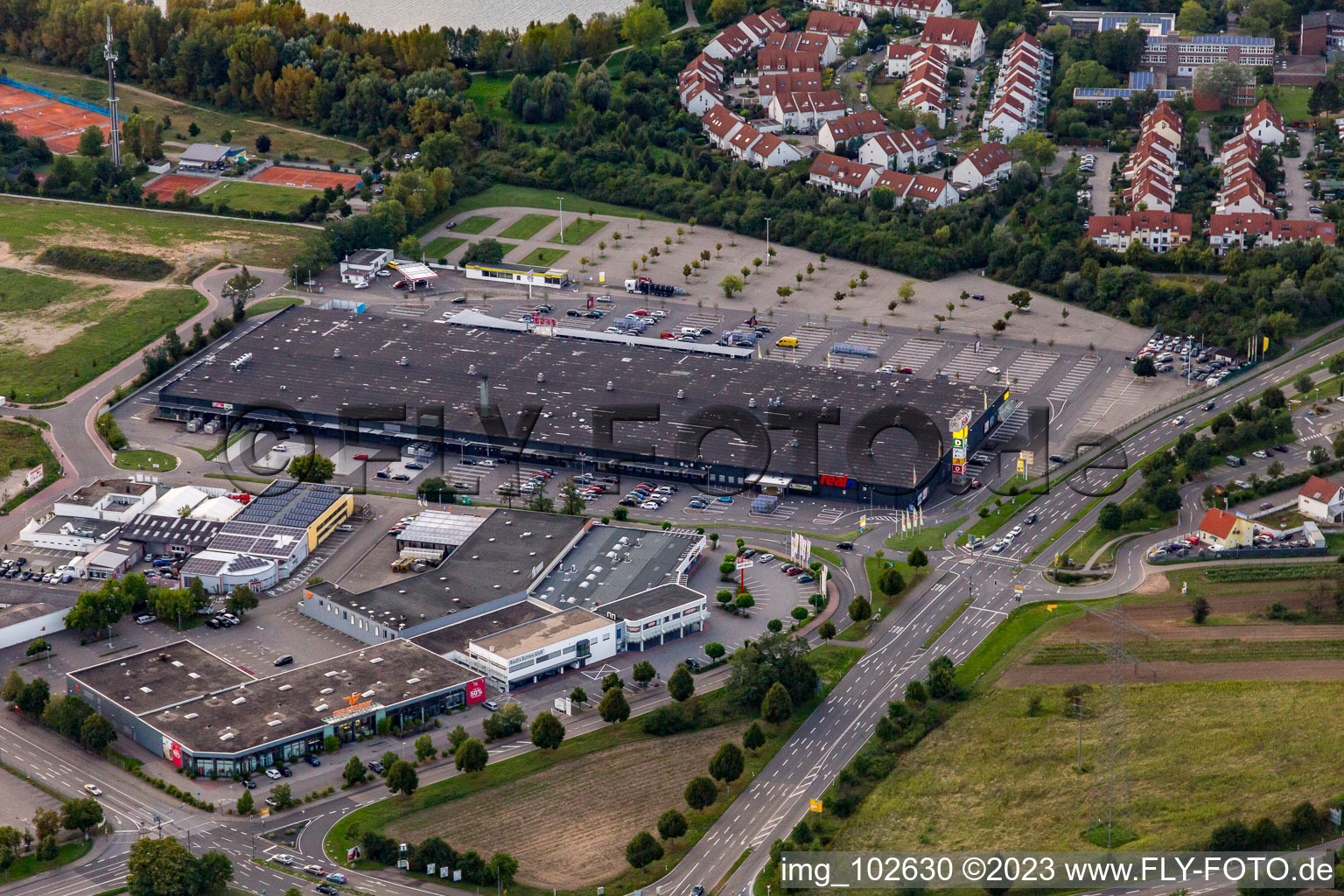Vue aérienne de Véritable marché maintenant centre d'enregistrement à Brühl dans le département Bade-Wurtemberg, Allemagne