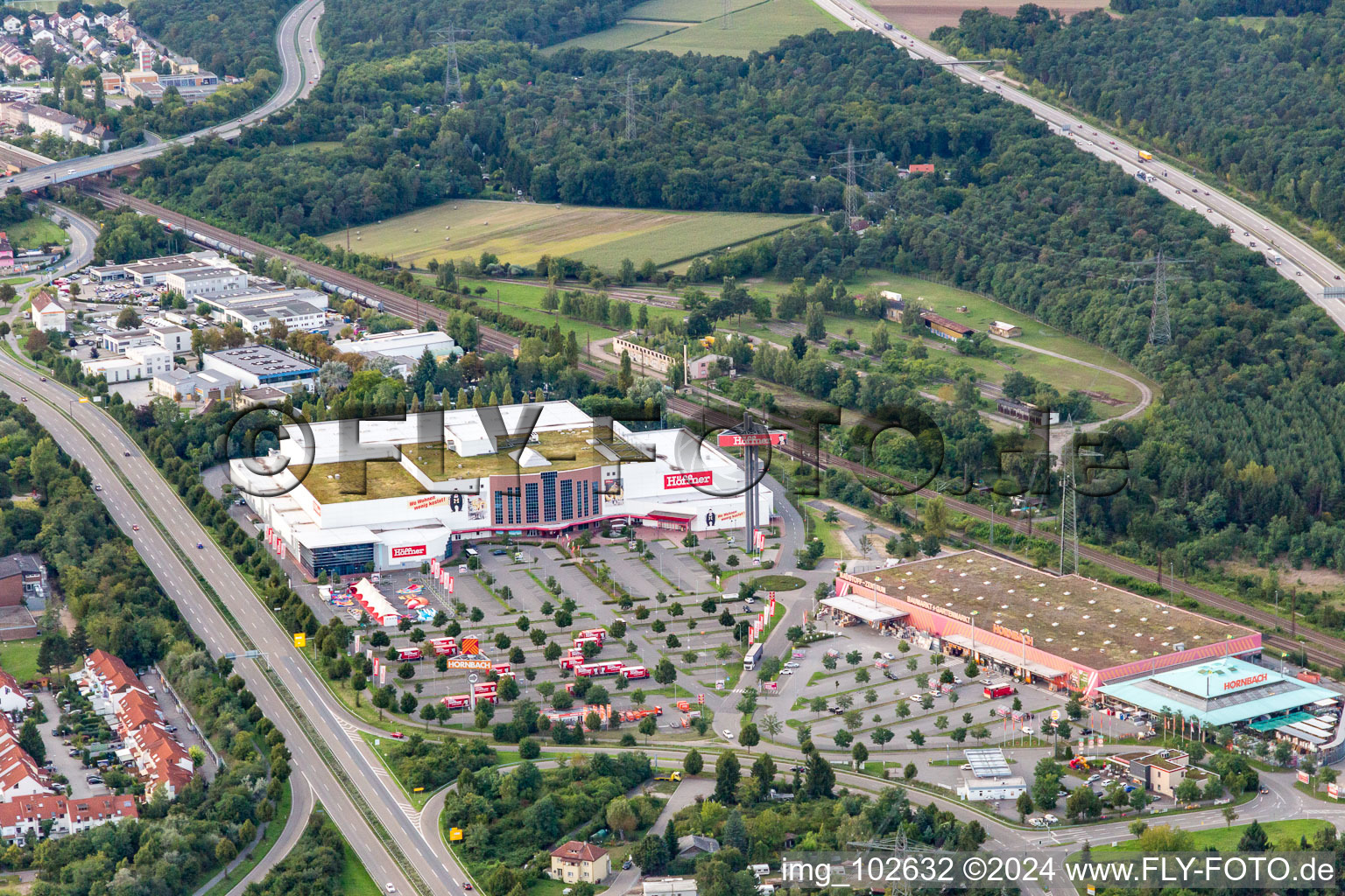 Vue oblique de Meubles Höffner à Schwetzingen dans le département Bade-Wurtemberg, Allemagne