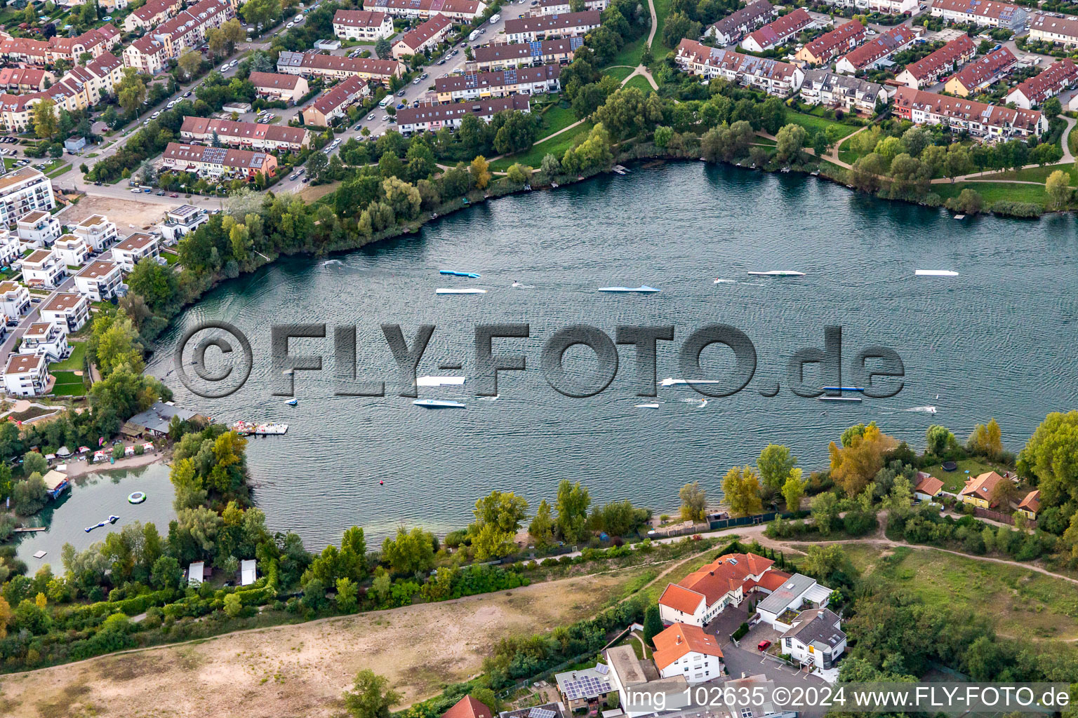 Photographie aérienne de Installations de ski nautique et de wakeboard sur le lac Rheinau à le quartier Rheinau in Mannheim dans le département Bade-Wurtemberg, Allemagne