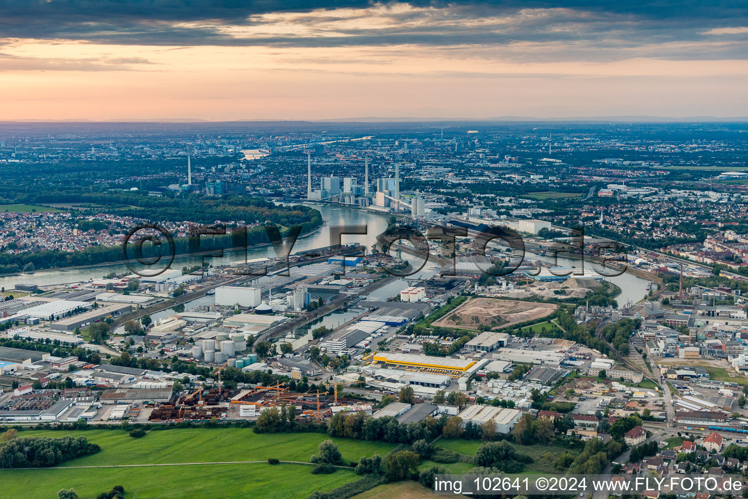 Enregistrement par drone de Rheinauhafen à le quartier Rheinau in Mannheim dans le département Bade-Wurtemberg, Allemagne