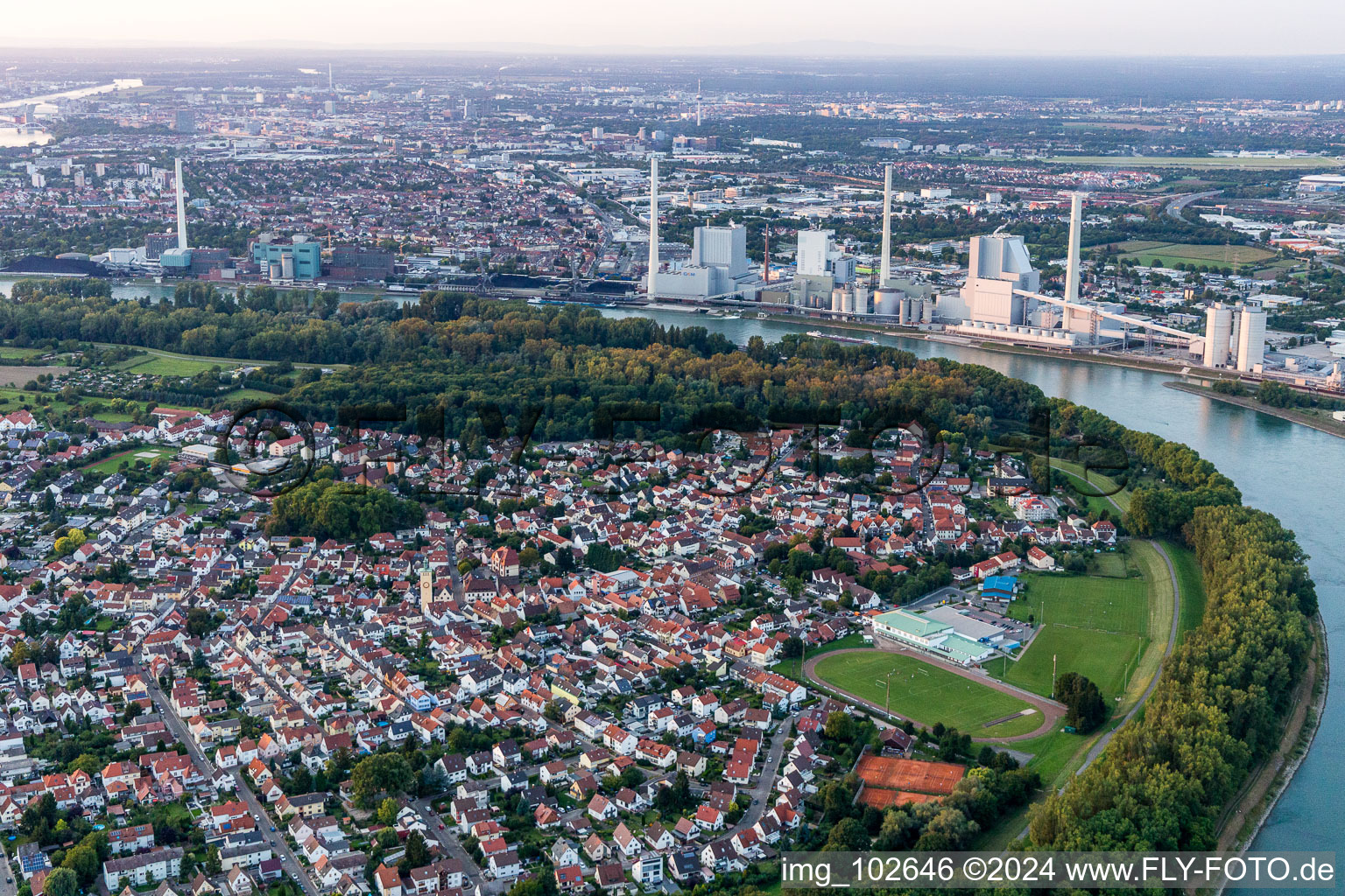 Image drone de Altrip dans le département Rhénanie-Palatinat, Allemagne