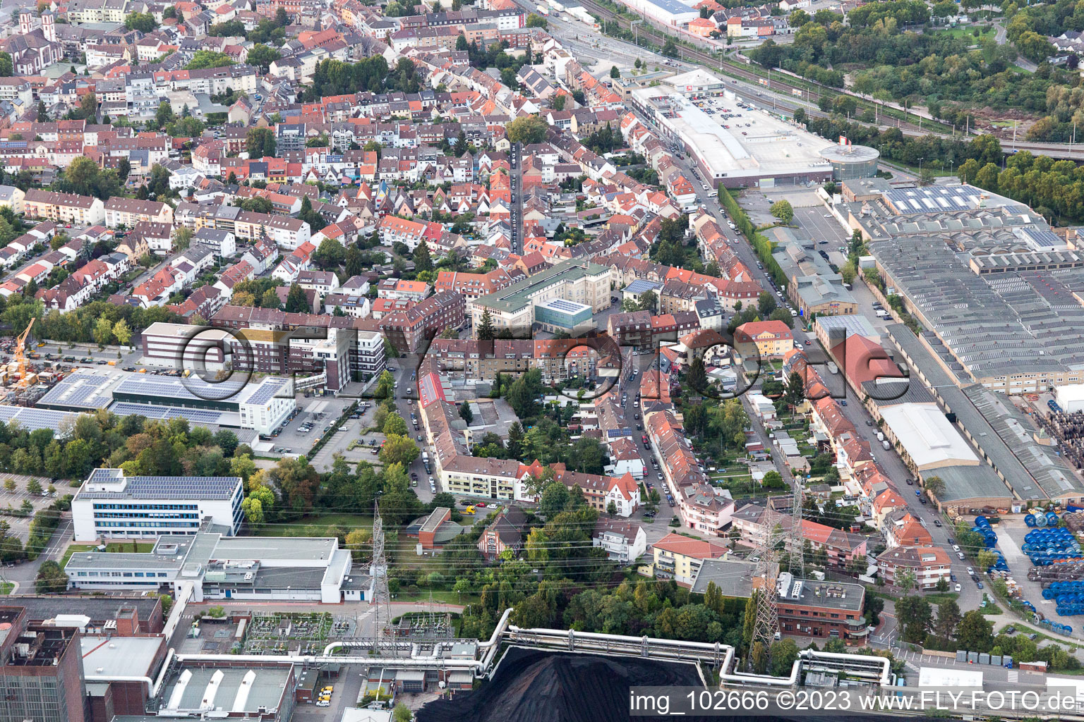Quartier Neckarau in Mannheim dans le département Bade-Wurtemberg, Allemagne hors des airs