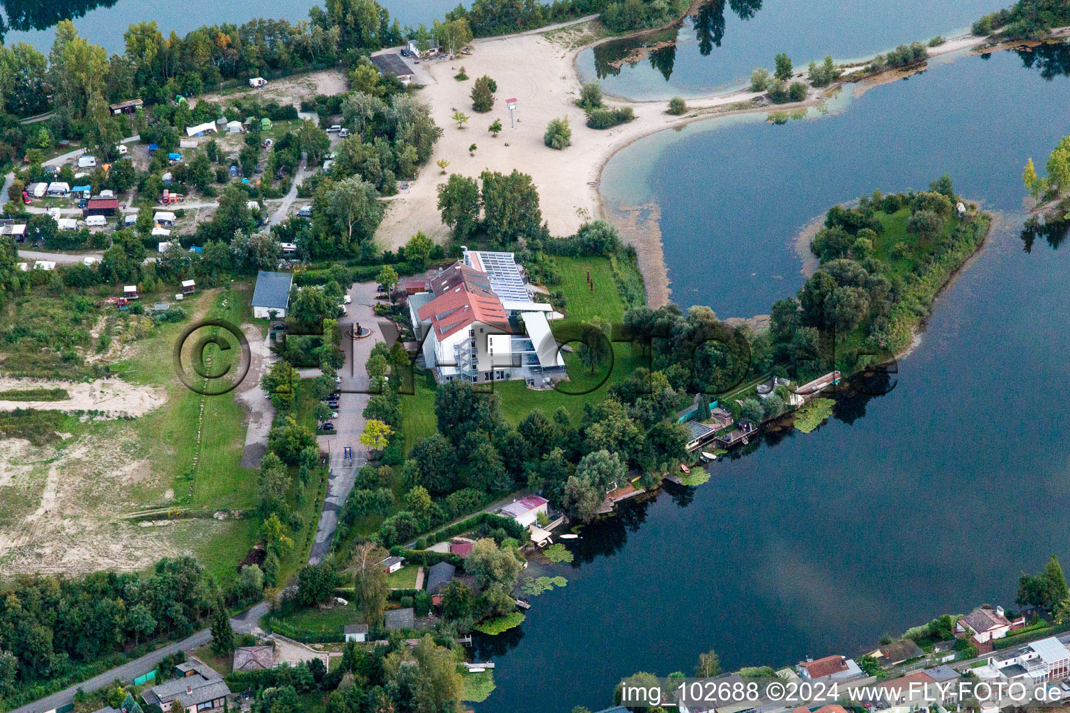 Altrip dans le département Rhénanie-Palatinat, Allemagne depuis l'avion