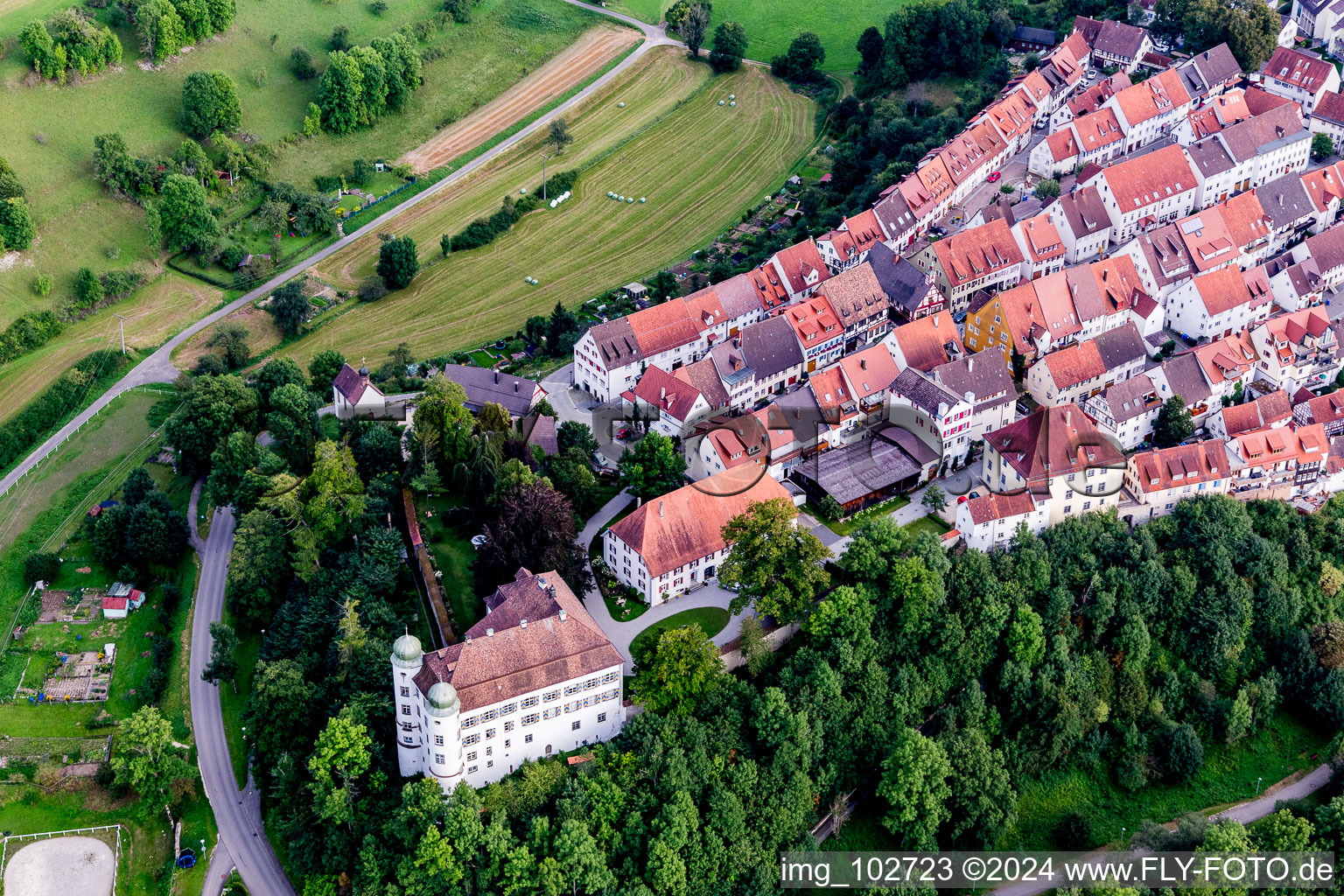 Vue oblique de Serrure arrière à Mühlheim an der Donau dans le département Bade-Wurtemberg, Allemagne