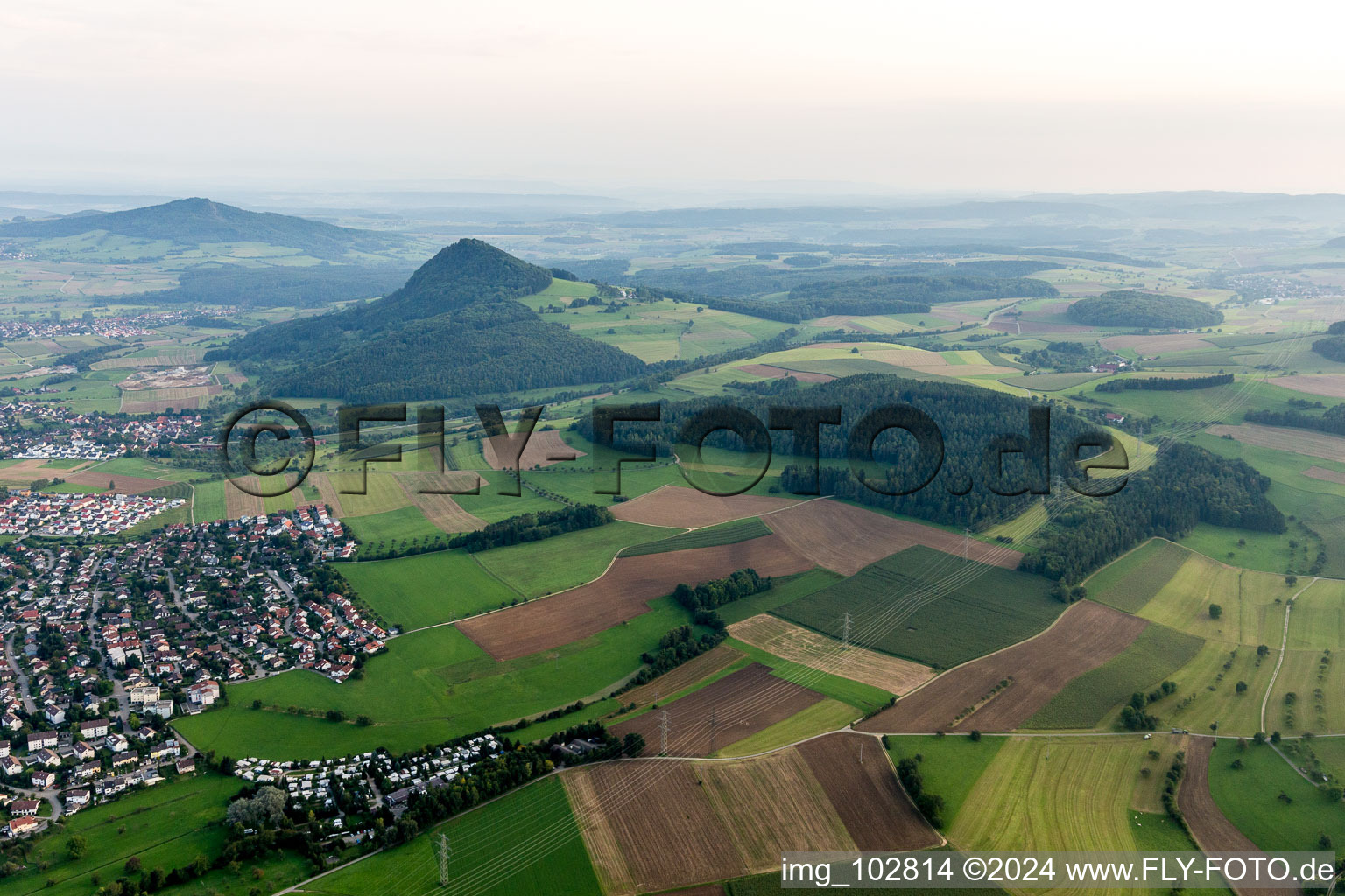 Engen dans le département Bade-Wurtemberg, Allemagne vue du ciel