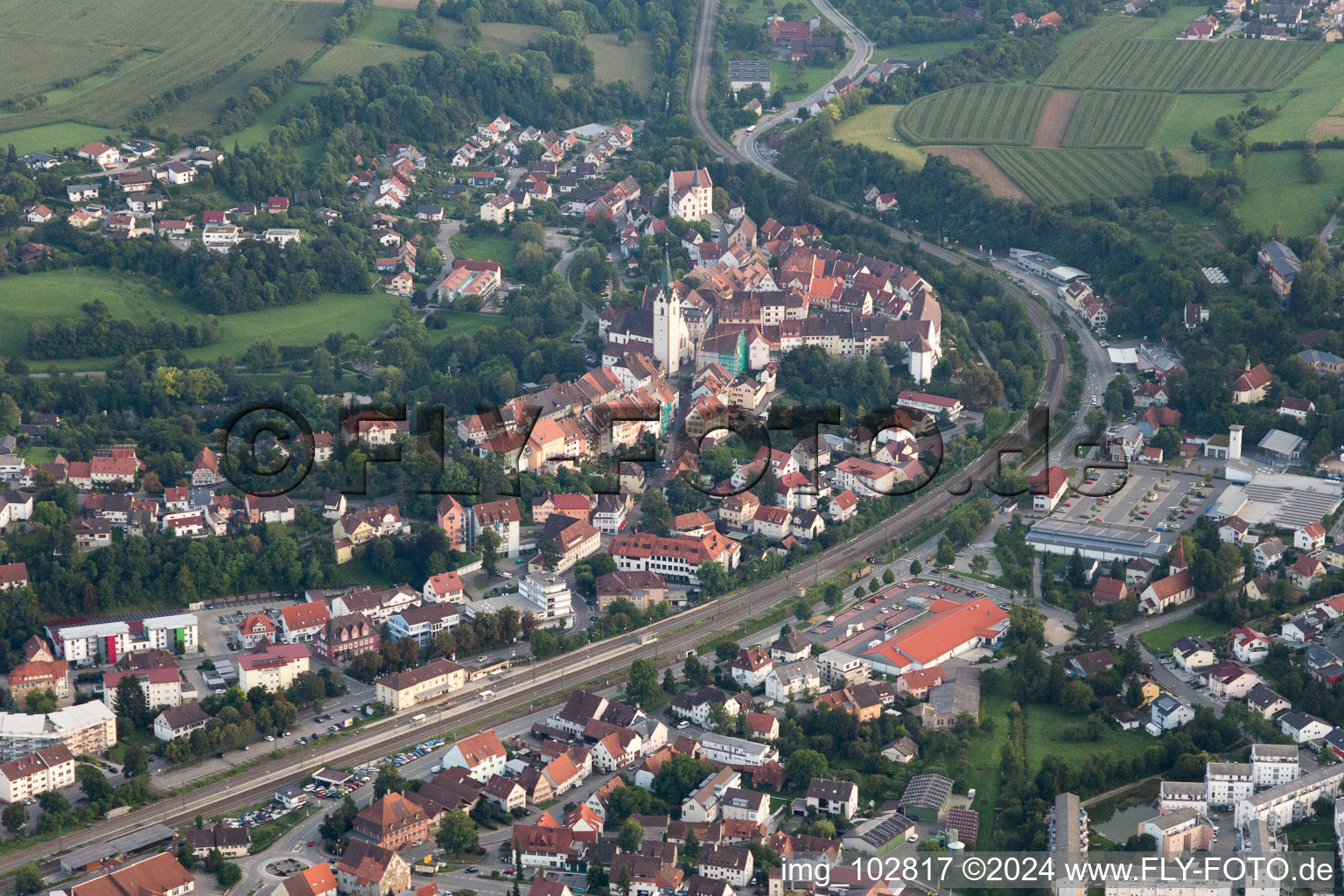 Engen dans le département Bade-Wurtemberg, Allemagne du point de vue du drone