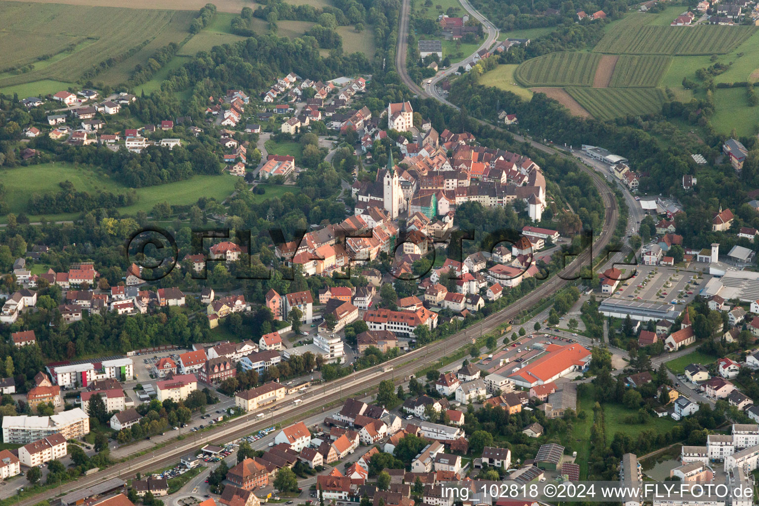 Engen dans le département Bade-Wurtemberg, Allemagne d'un drone