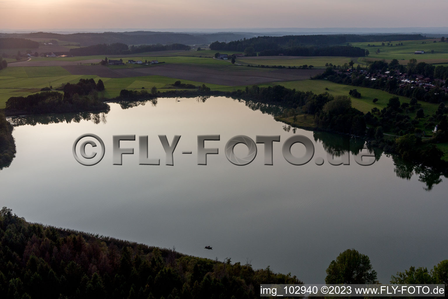 Vue aérienne de Illmensee dans le département Bade-Wurtemberg, Allemagne