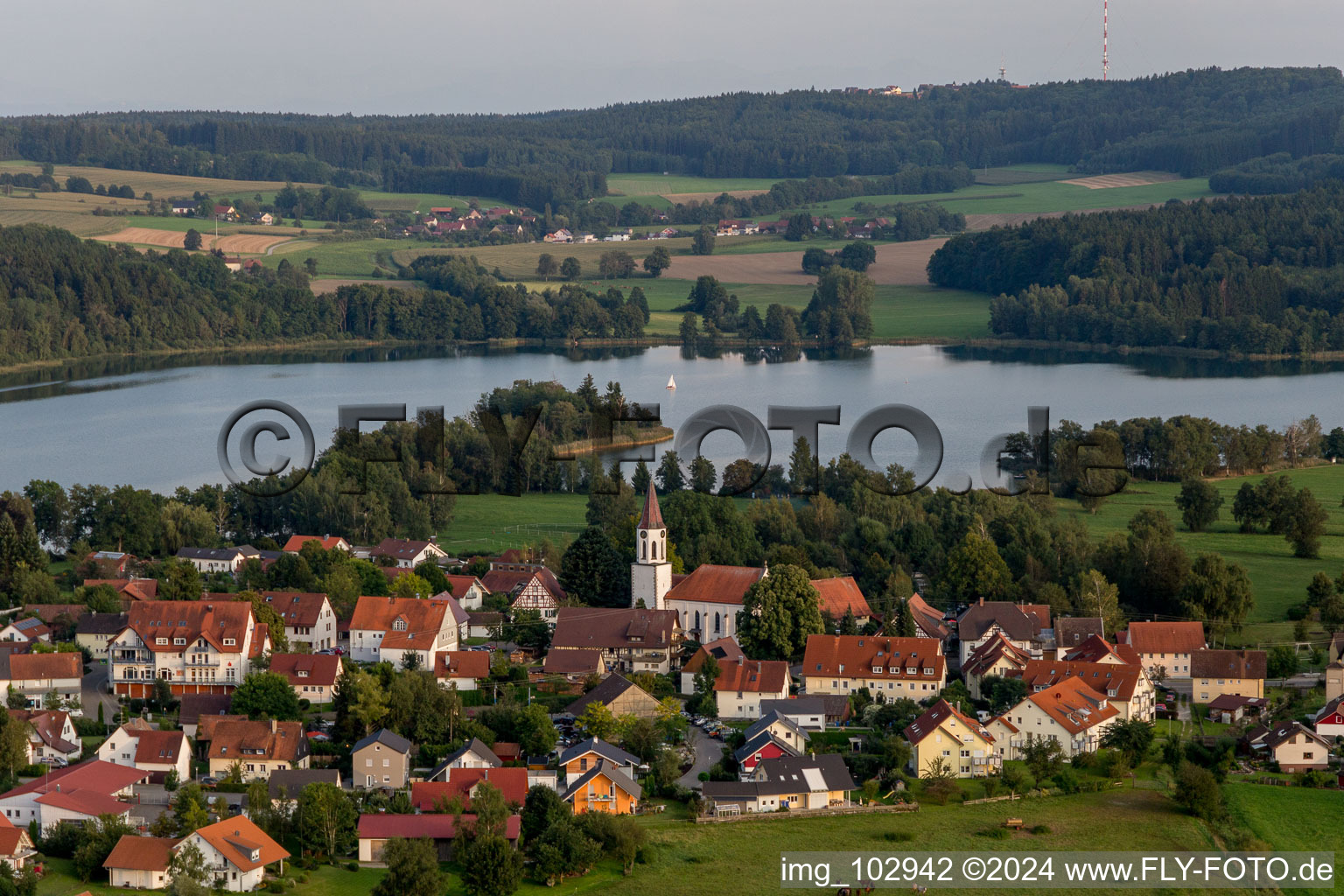 Illmensee dans le département Bade-Wurtemberg, Allemagne d'en haut