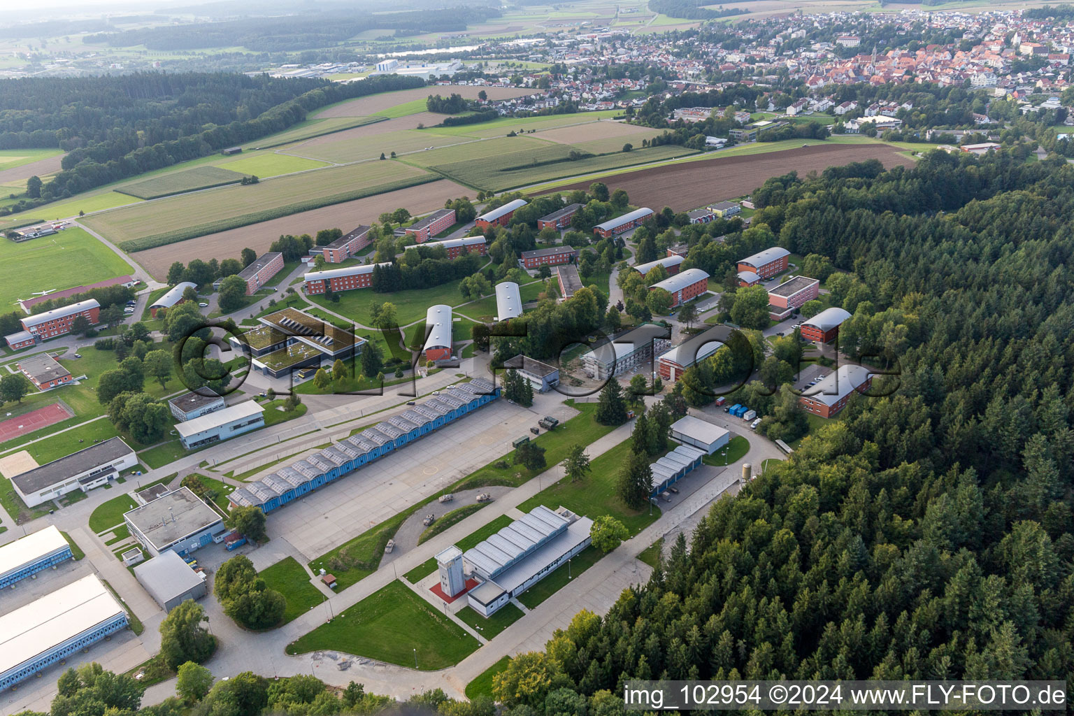 À l'aéroport à Pfullendorf dans le département Bade-Wurtemberg, Allemagne hors des airs