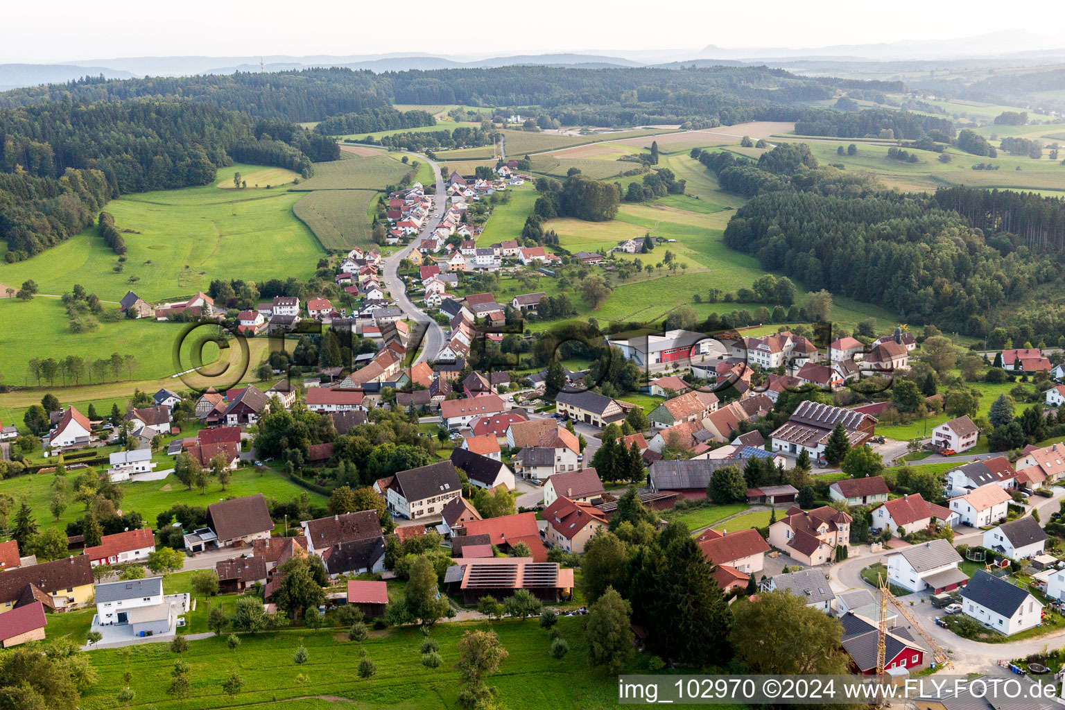 Vue aérienne de Quartier Zoznegg in Mühlingen dans le département Bade-Wurtemberg, Allemagne