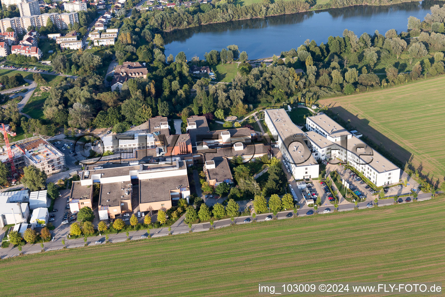 Vue aérienne de Lac Bruch à Heppenheim dans le département Hesse, Allemagne