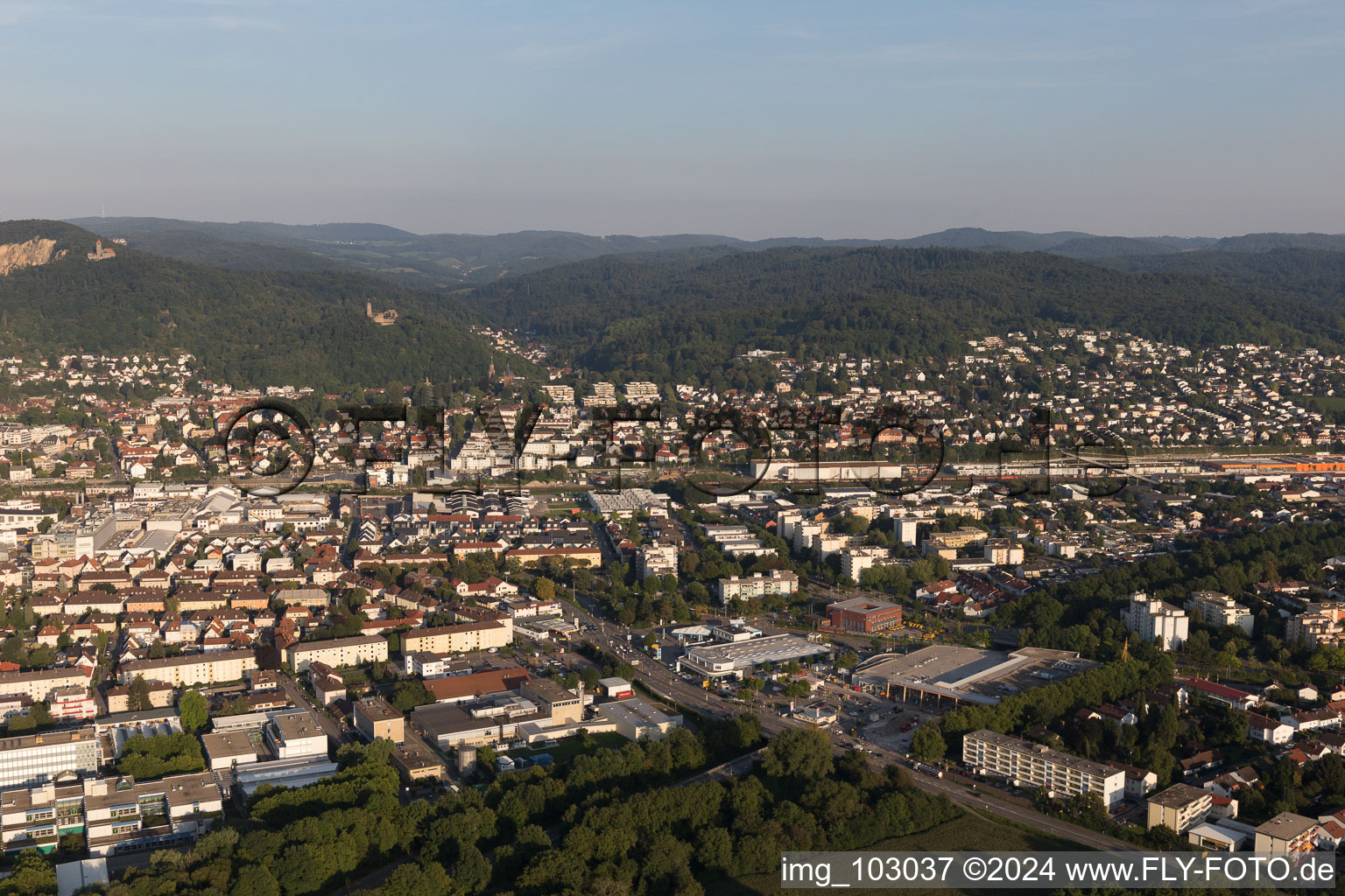 Vue d'oiseau de Weinheim dans le département Bade-Wurtemberg, Allemagne