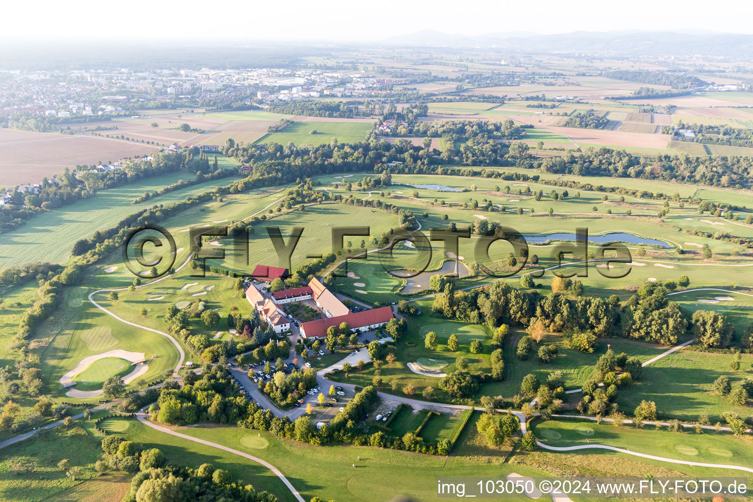 Heddesheim dans le département Bade-Wurtemberg, Allemagne depuis l'avion