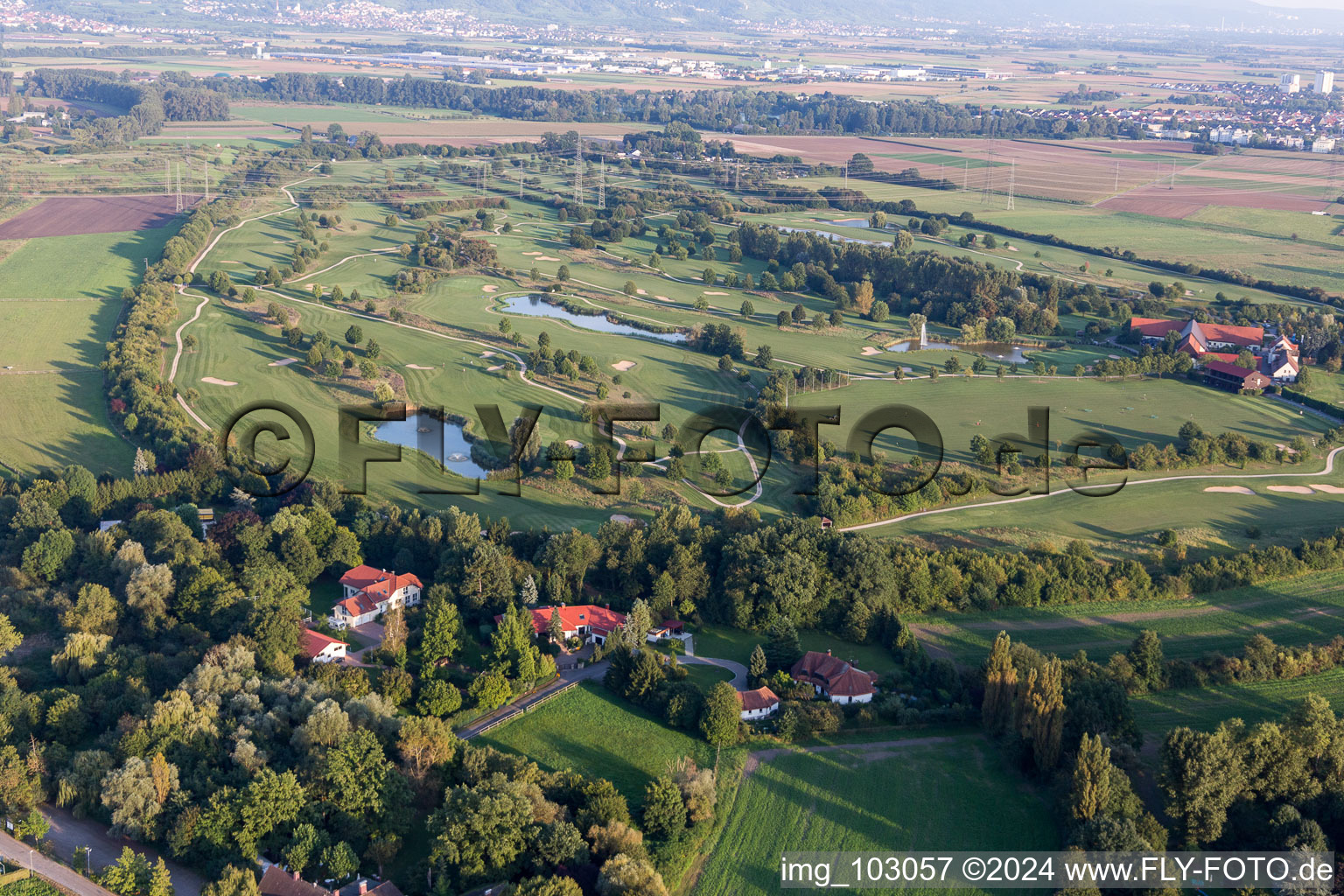 Terrain de golf Heddesheim Gut Neuzenhof à Heddesheim dans le département Bade-Wurtemberg, Allemagne d'en haut