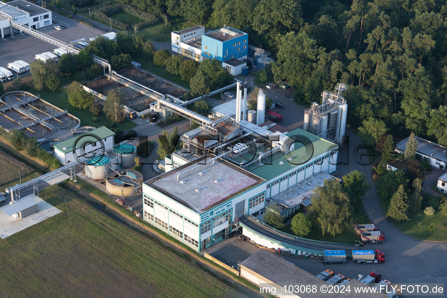 Supro GmbH à le quartier Hüttenfeld in Lampertheim dans le département Hesse, Allemagne d'en haut