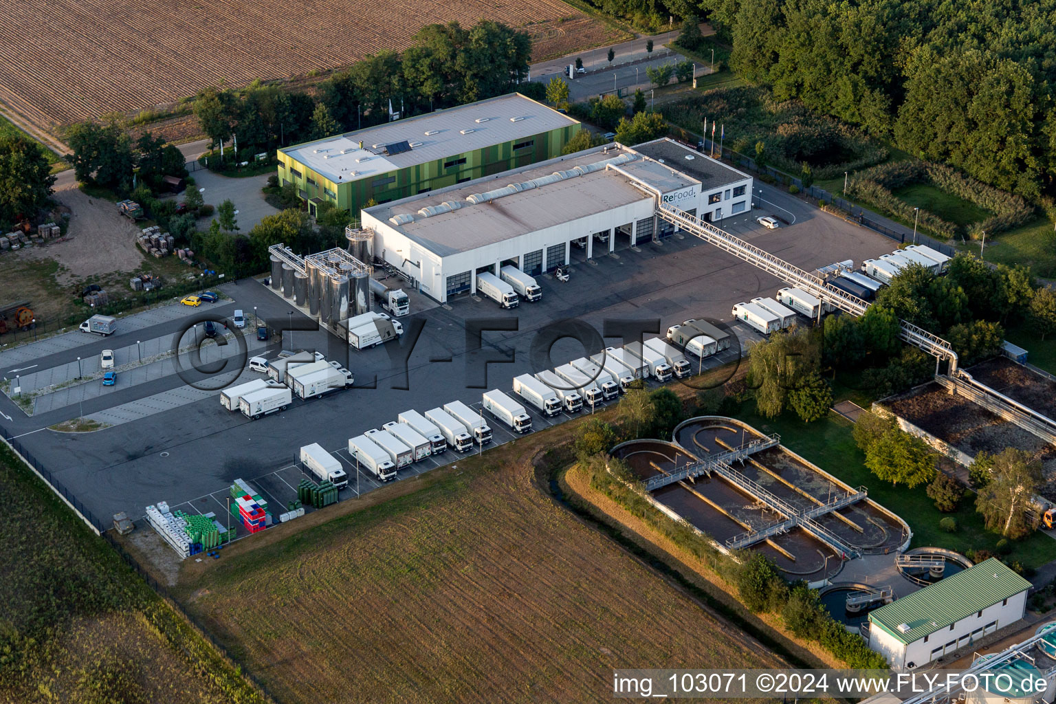 Vue aérienne de ReFood GmbH à le quartier Hüttenfeld in Lampertheim dans le département Hesse, Allemagne