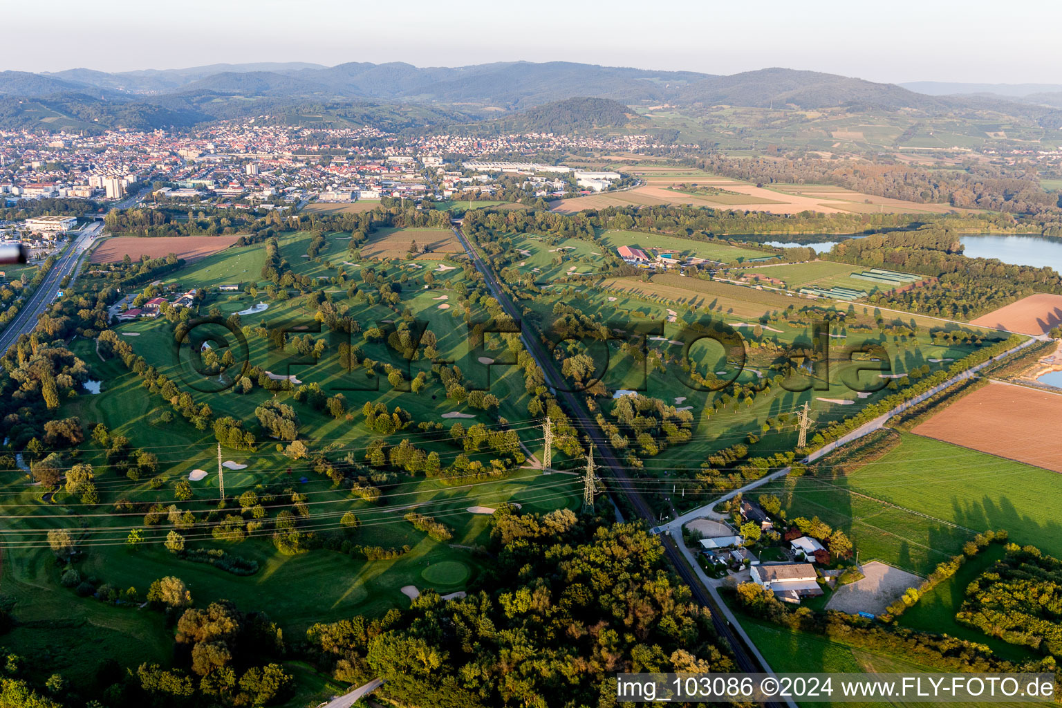 Vue d'oiseau de Club de golf à Bensheim dans le département Hesse, Allemagne