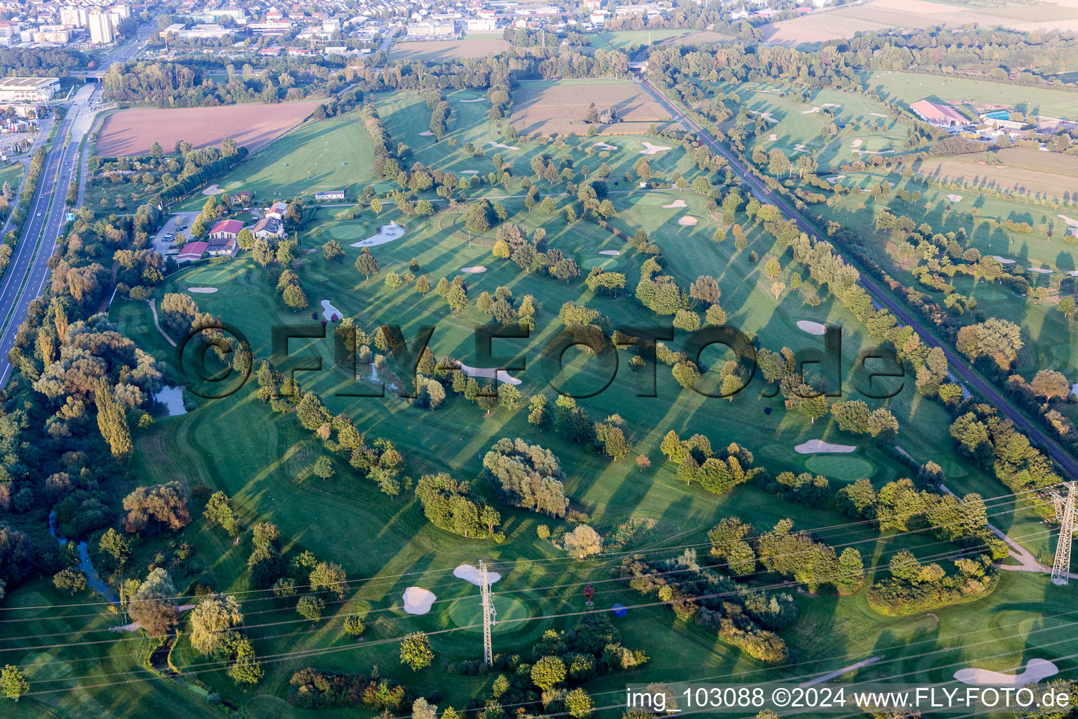 Enregistrement par drone de Club de golf à Bensheim dans le département Hesse, Allemagne