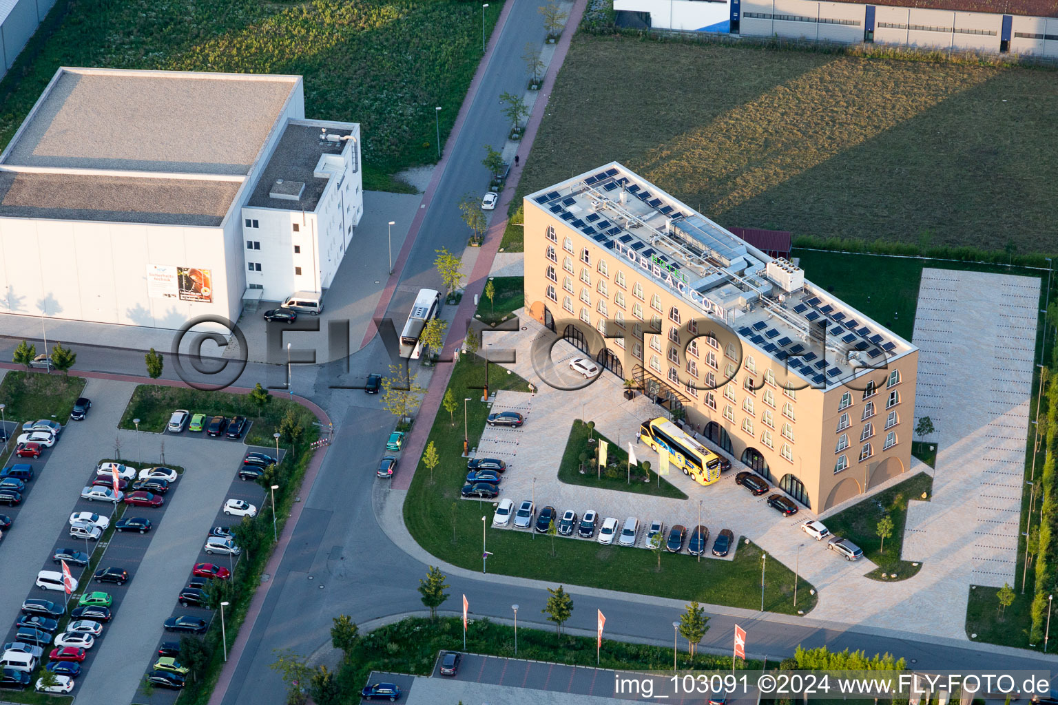 Vue aérienne de Zone industrielle ouest à Bensheim dans le département Hesse, Allemagne