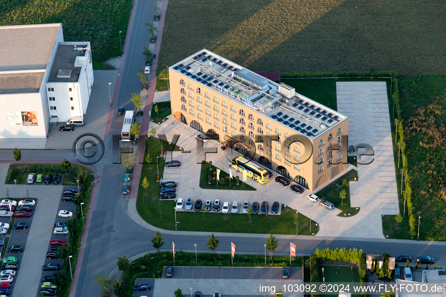 Vue aérienne de Zone industrielle ouest à Bensheim dans le département Hesse, Allemagne