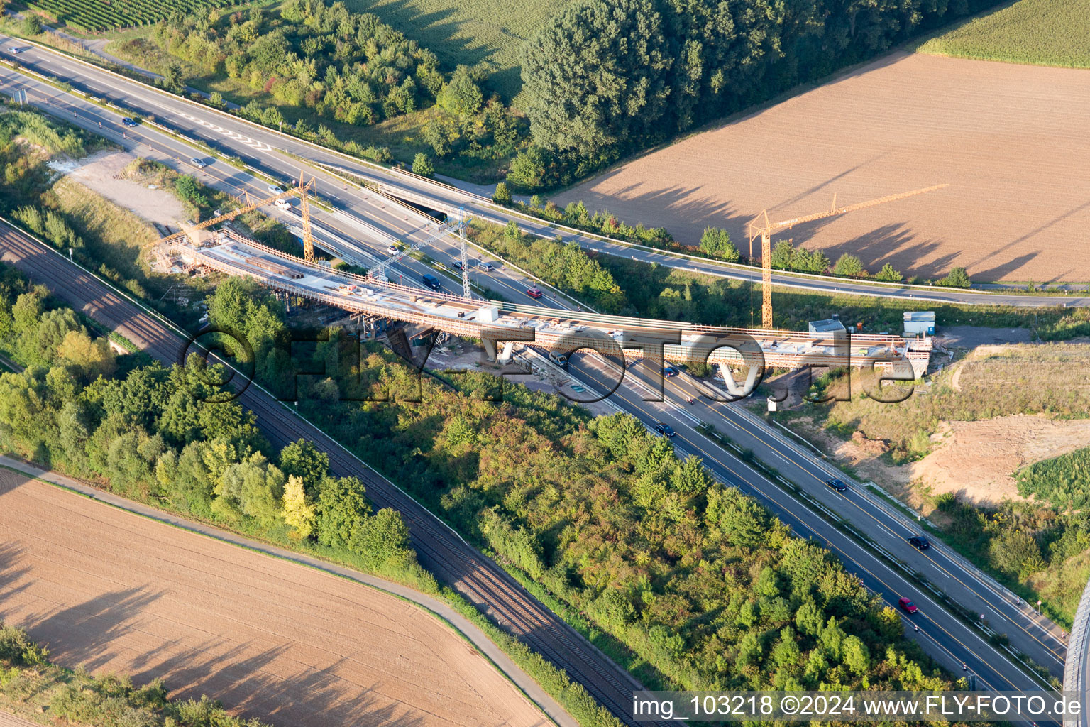 Vue oblique de A65 sortie Landau-Nord à le quartier Dammheim in Landau in der Pfalz dans le département Rhénanie-Palatinat, Allemagne