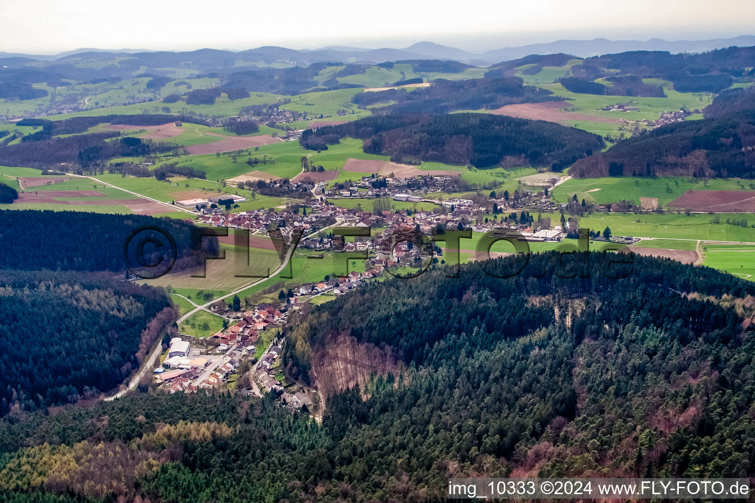 Vue aérienne de De l'est à le quartier Affolterbach in Wald-Michelbach dans le département Hesse, Allemagne