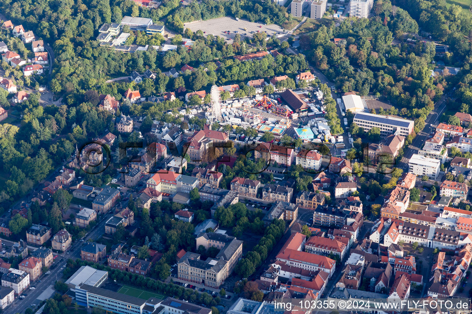 Landau in der Pfalz dans le département Rhénanie-Palatinat, Allemagne du point de vue du drone