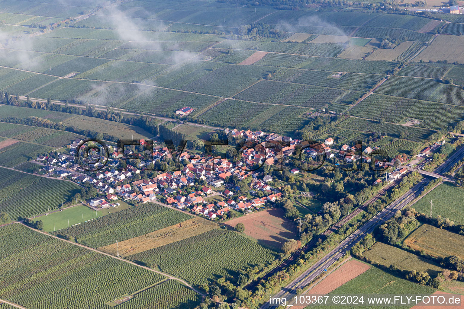 Knöringen dans le département Rhénanie-Palatinat, Allemagne hors des airs