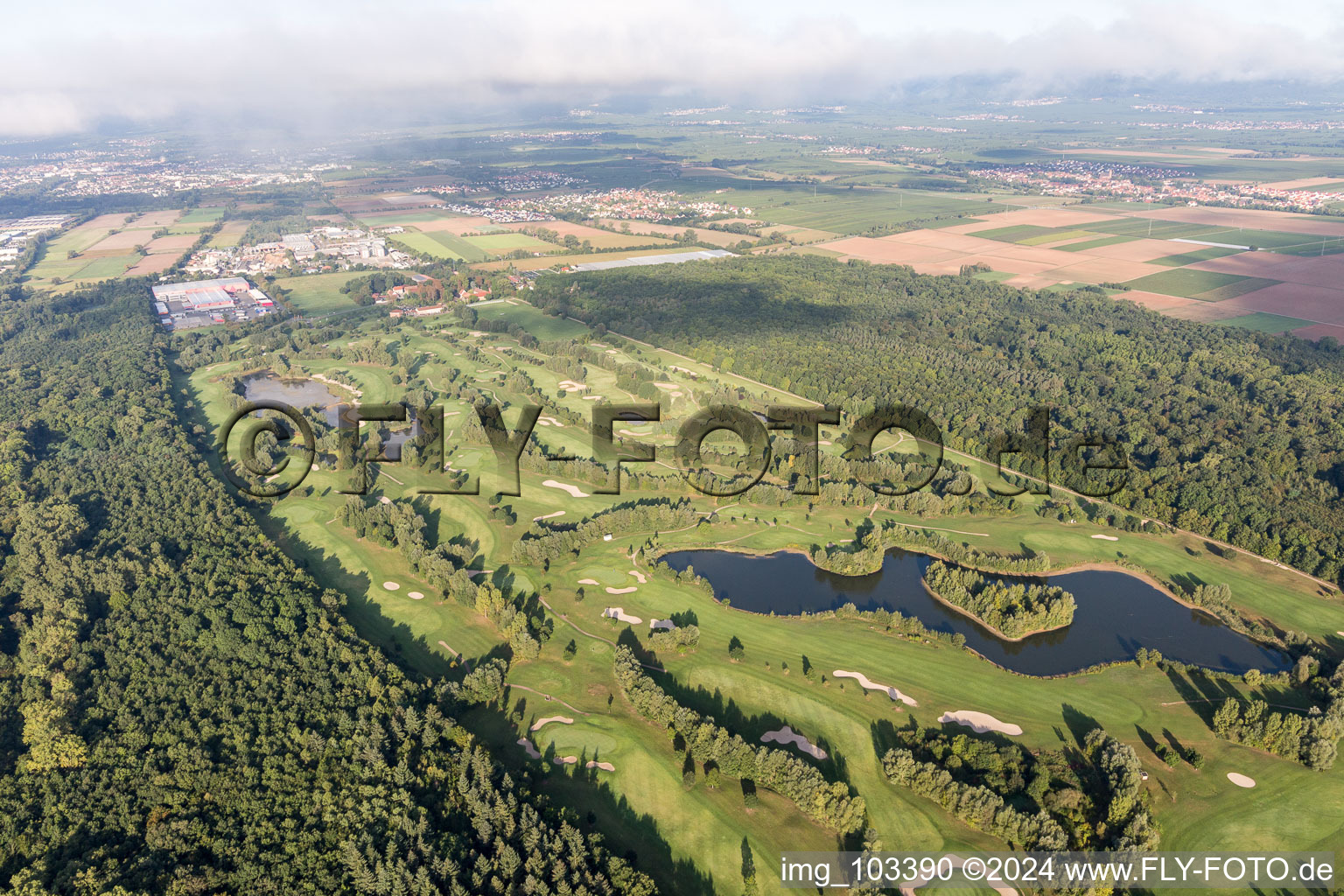 Vue oblique de Golf du Dreihof à Essingen dans le département Rhénanie-Palatinat, Allemagne