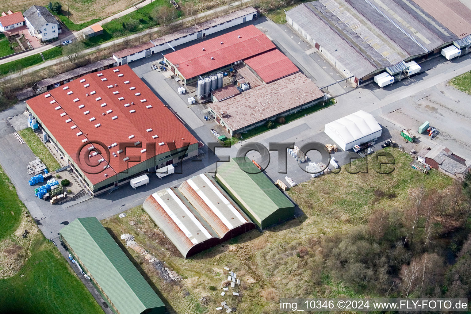 Vue aérienne de Cortec Kunststoff Technik GmbH à le quartier Wahlen in Grasellenbach dans le département Hesse, Allemagne