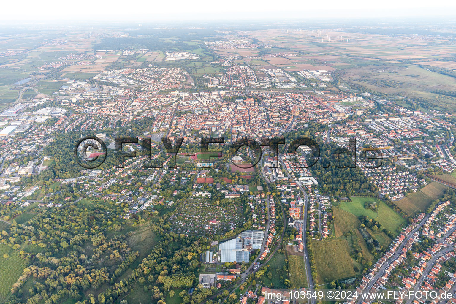 Vue aérienne de Landau Ouest à Landau in der Pfalz dans le département Rhénanie-Palatinat, Allemagne