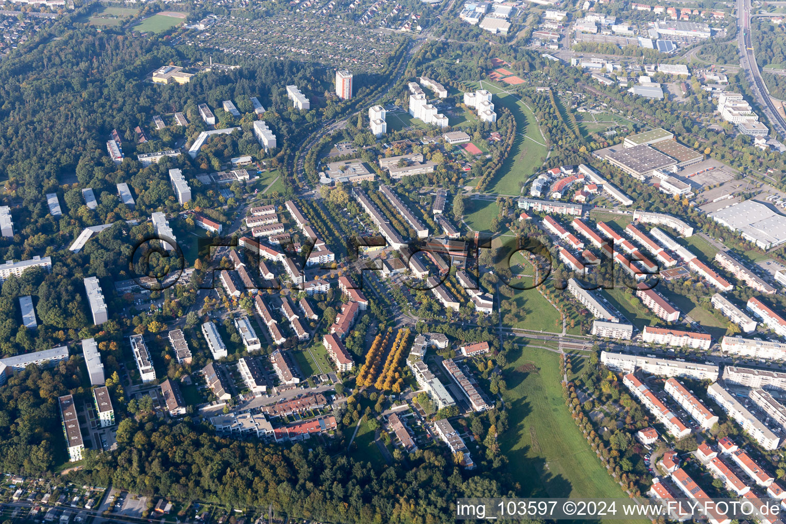 Quartier Oberreut in Karlsruhe dans le département Bade-Wurtemberg, Allemagne depuis l'avion