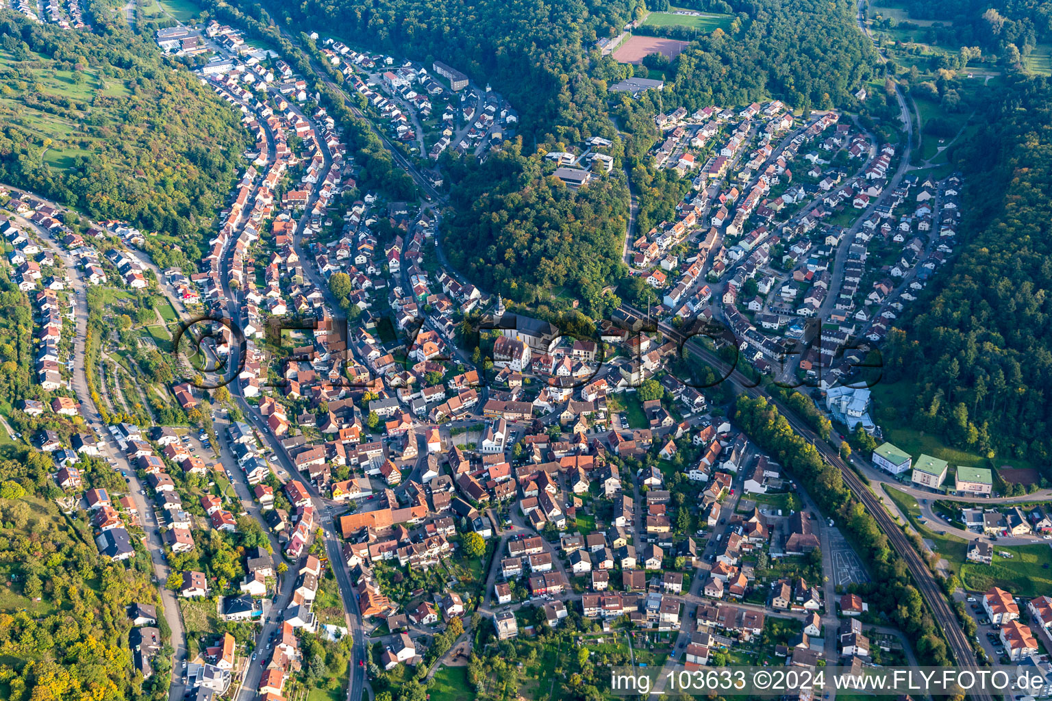 Quartier Ersingen in Kämpfelbach dans le département Bade-Wurtemberg, Allemagne vue d'en haut