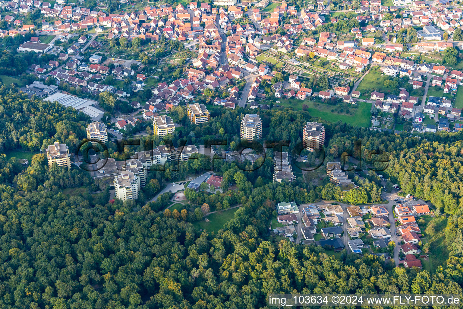 Vue oblique de Eisingen dans le département Bade-Wurtemberg, Allemagne