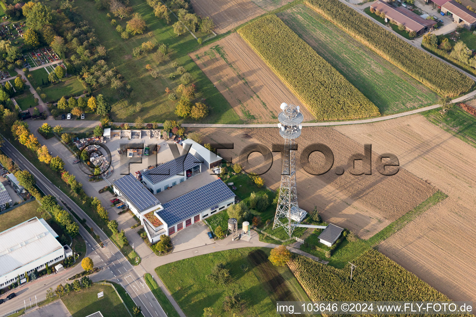 Vue aérienne de Pompiers volontaires à le quartier Göbrichen in Neulingen dans le département Bade-Wurtemberg, Allemagne