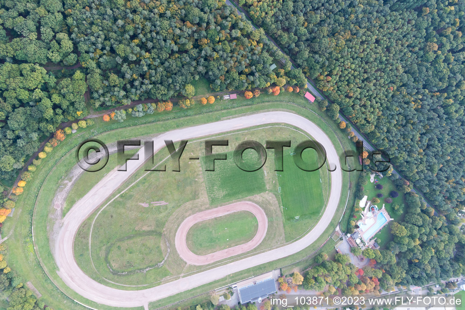 Quartier Herxheim in Herxheim bei Landau dans le département Rhénanie-Palatinat, Allemagne du point de vue du drone