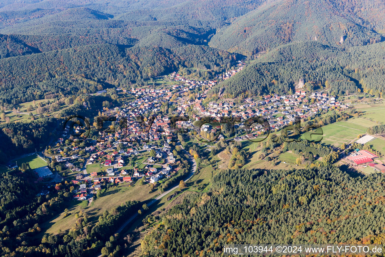 Vue oblique de Erfweiler dans le département Rhénanie-Palatinat, Allemagne