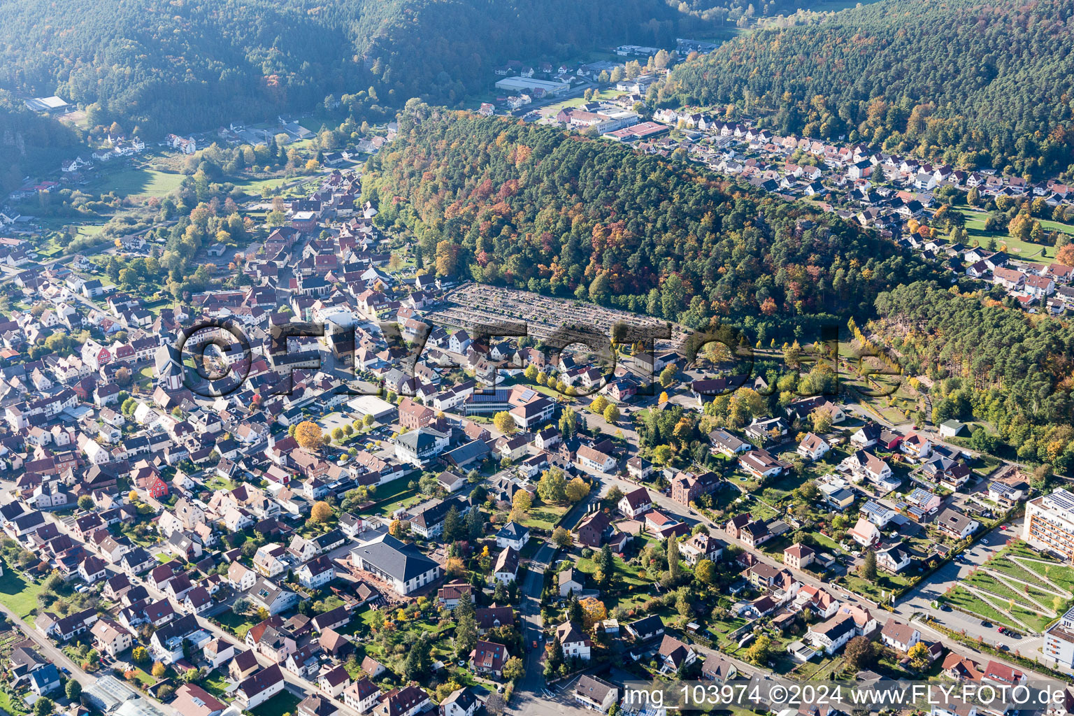 Dahn dans le département Rhénanie-Palatinat, Allemagne vue d'en haut